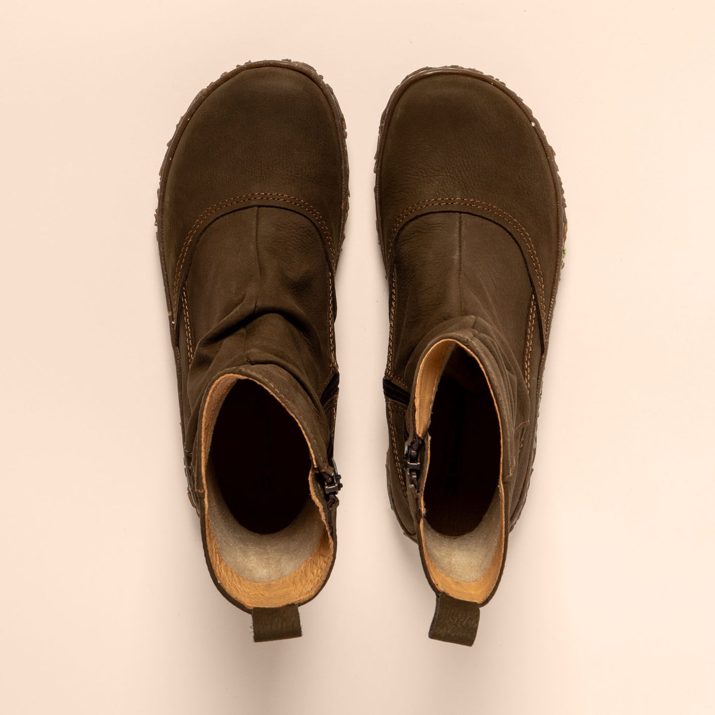 gid://shopify/Product/15700879638860_4