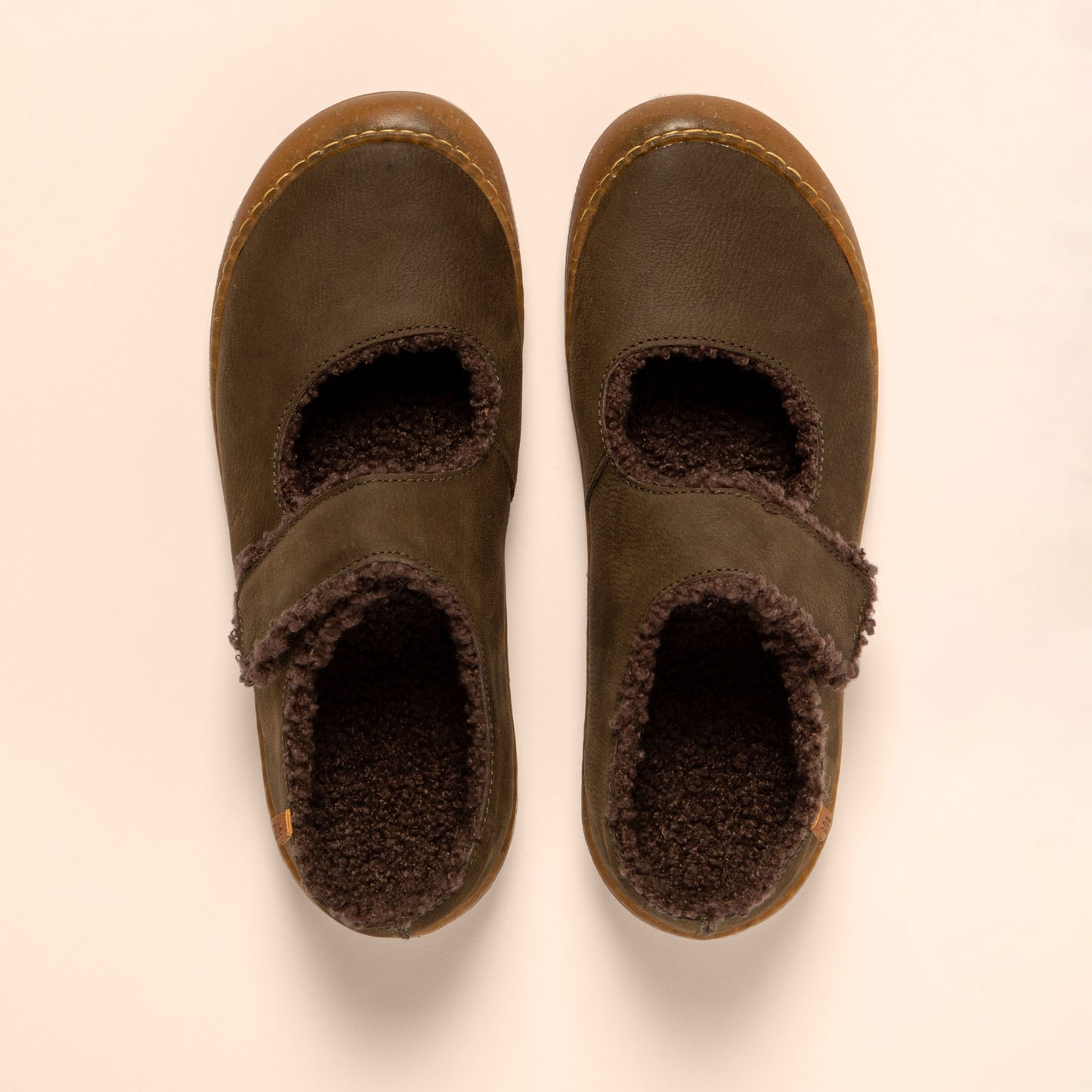 gid://shopify/Product/15700857618764_4