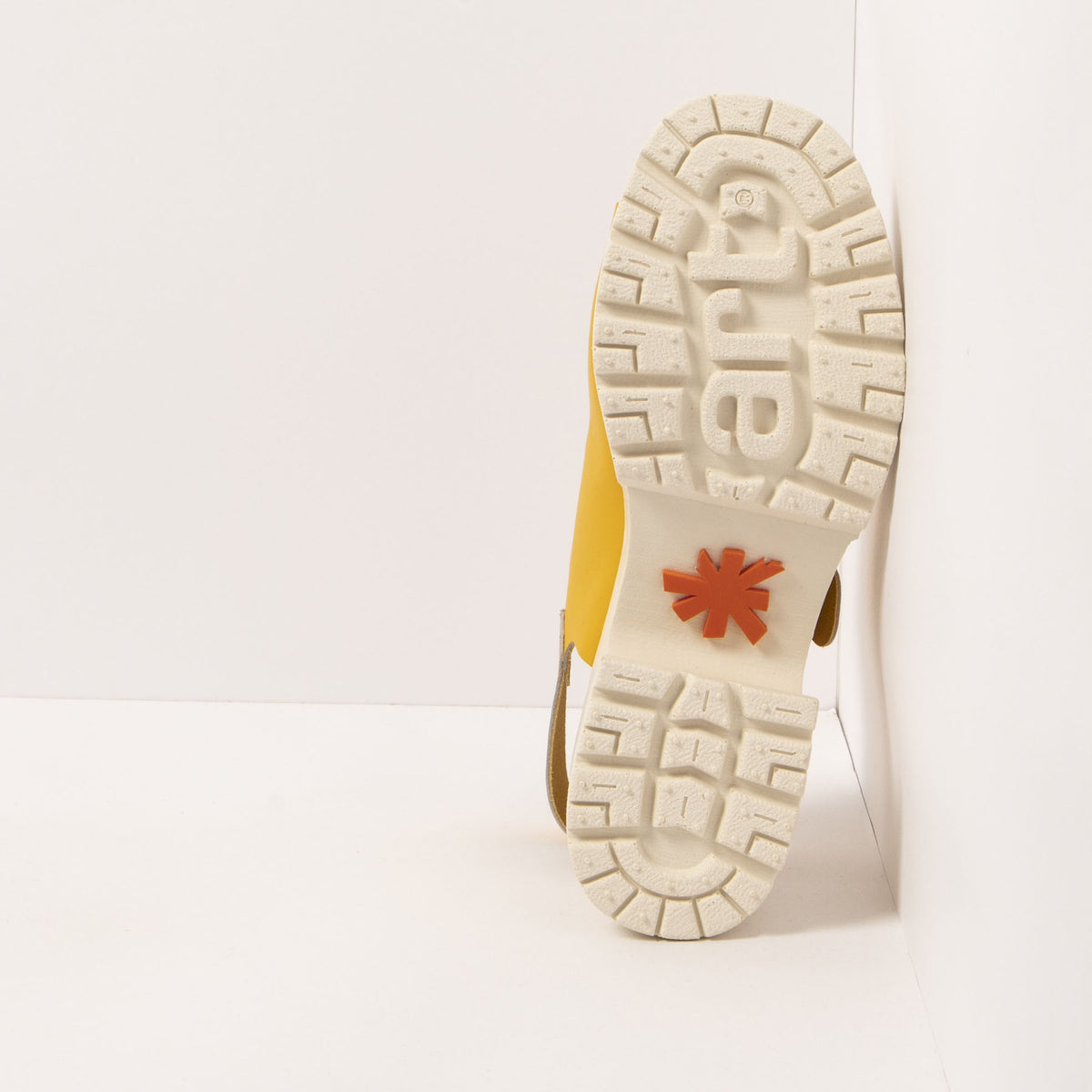 gid://shopify/Product/16171545952588_3