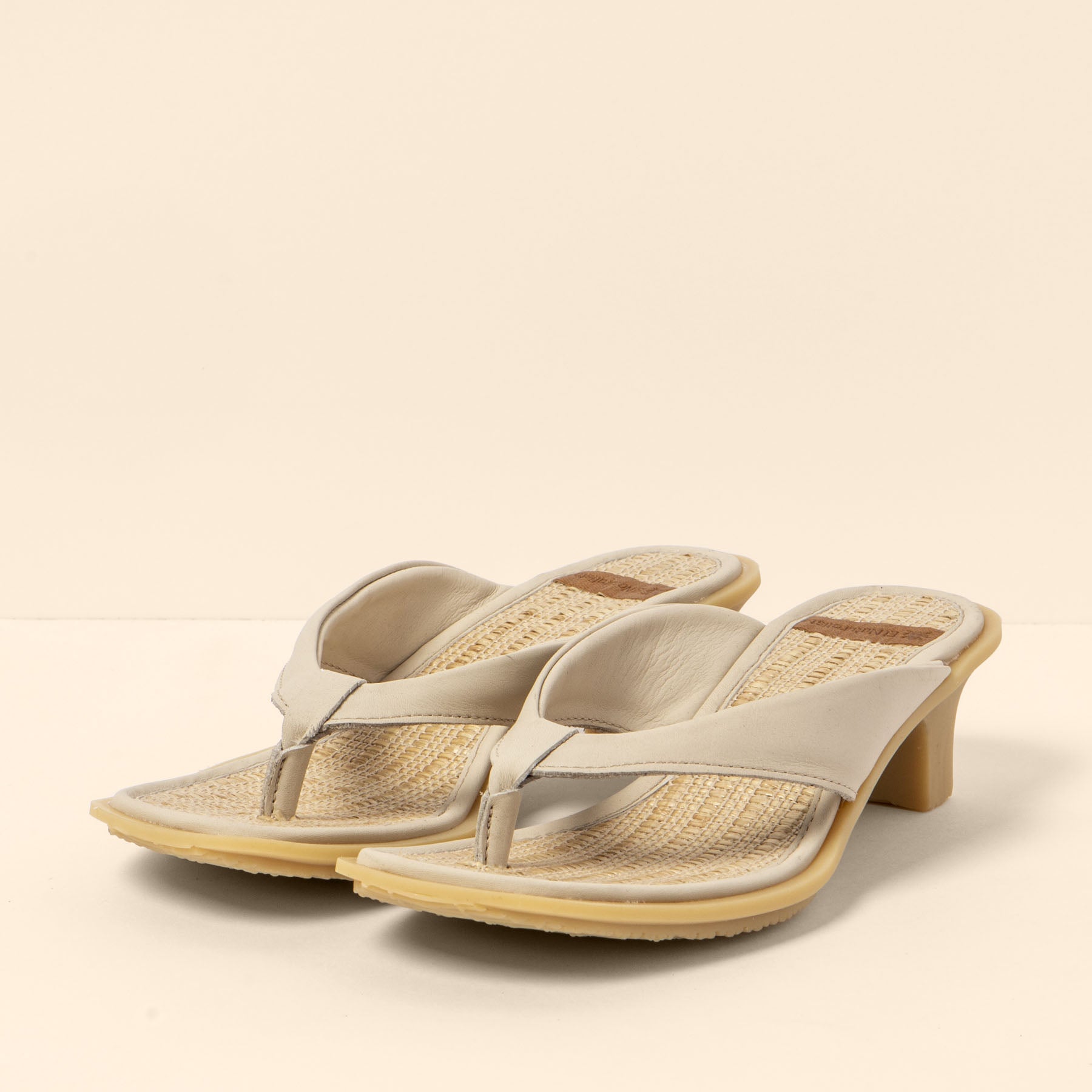 gid://shopify/Product/15700202750284_5
