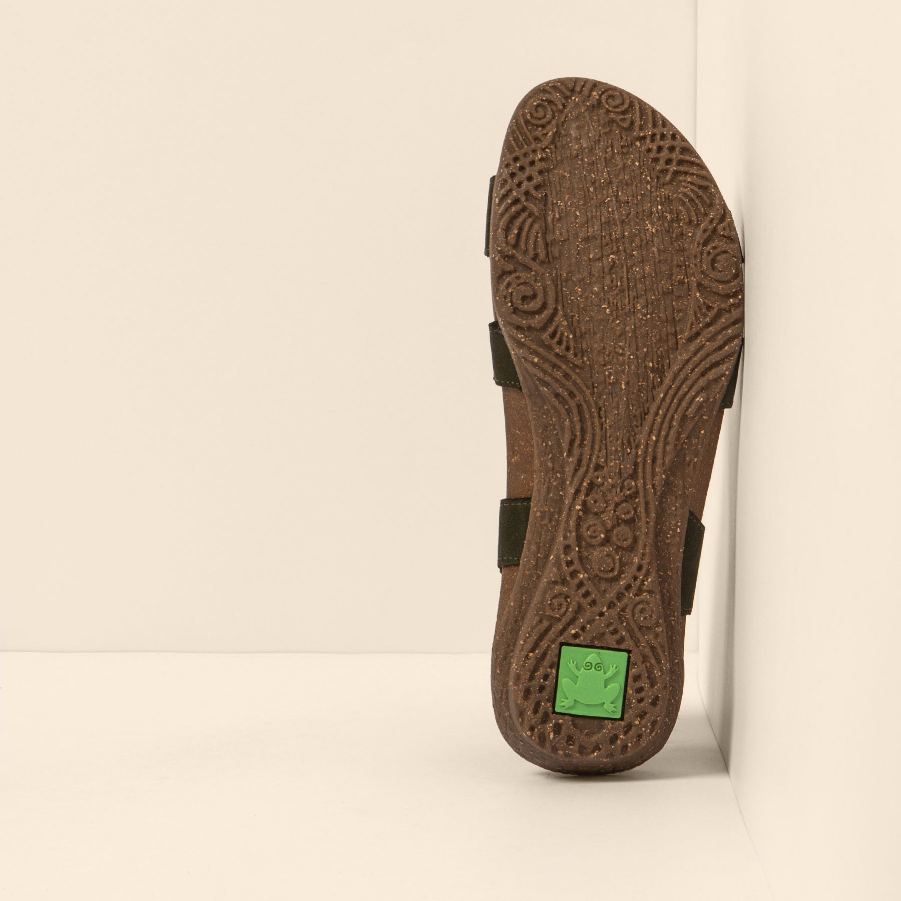 gid://shopify/Product/15700340310348_3