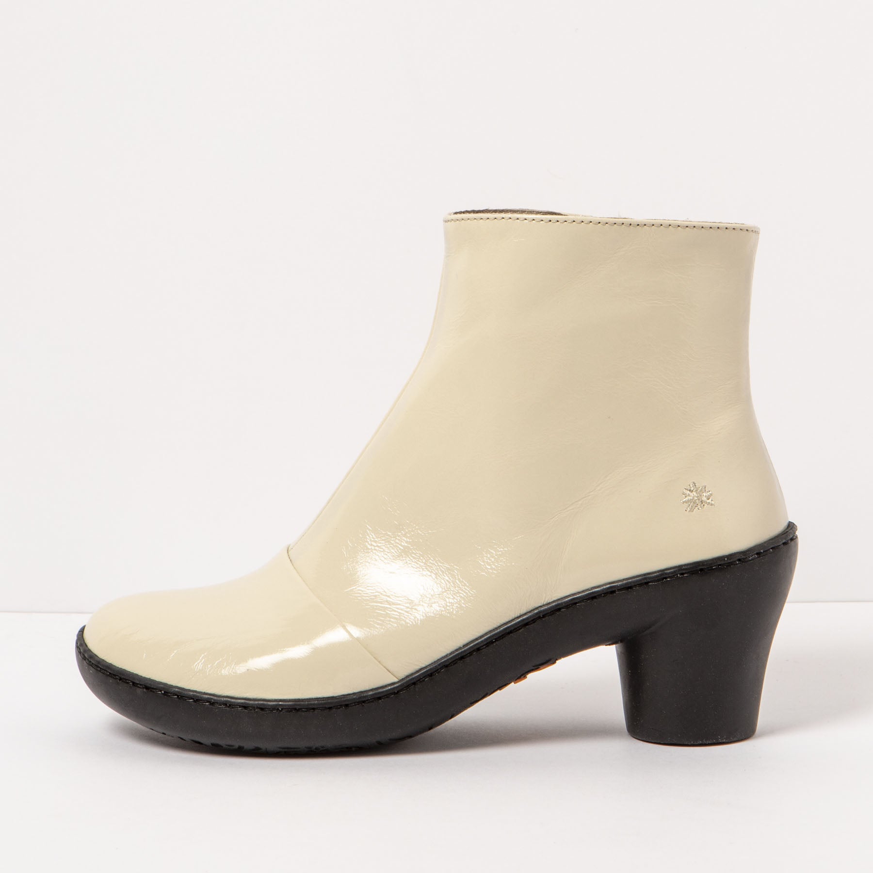 gid://shopify/Product/15785711567180_4