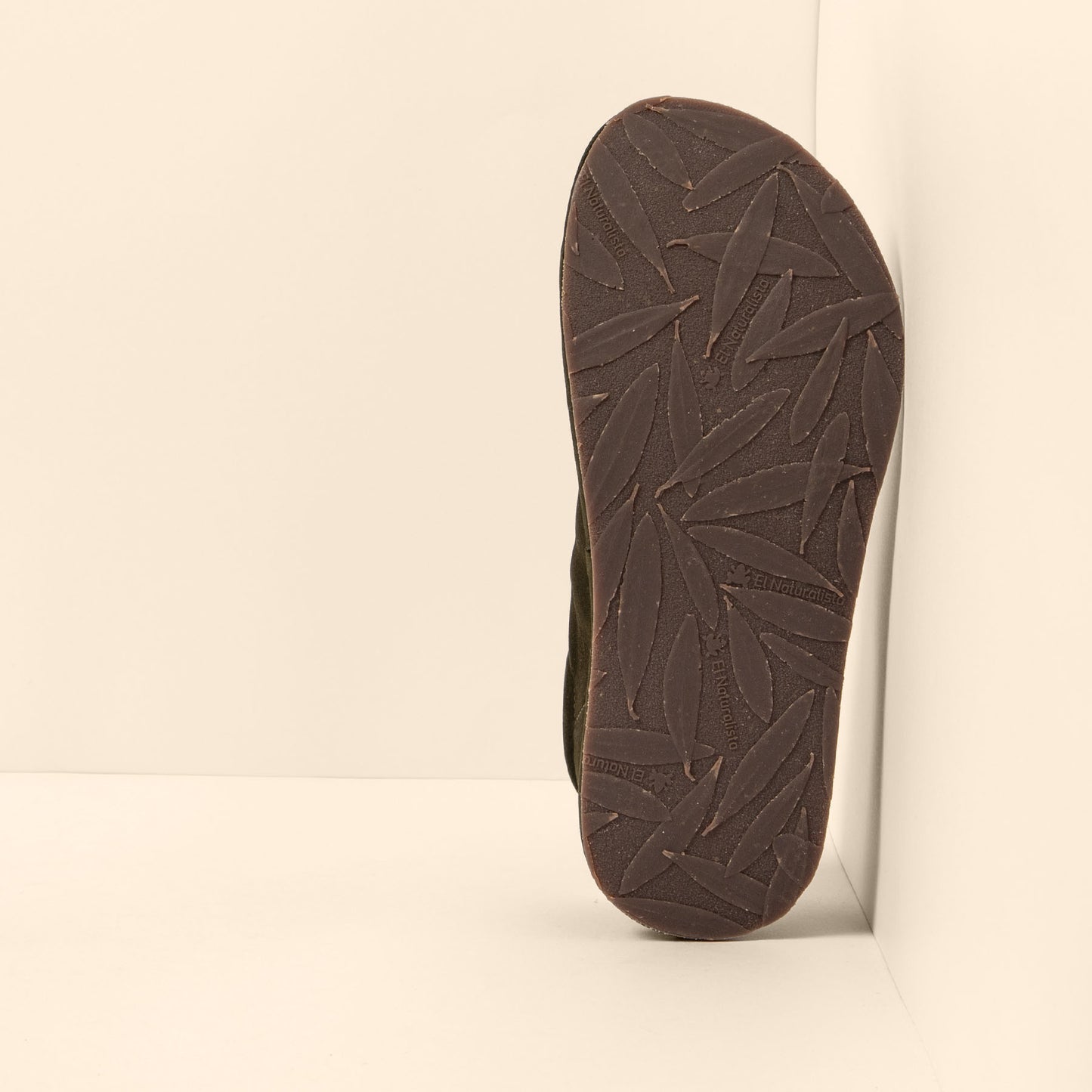 gid://shopify/Product/15700384252236_3