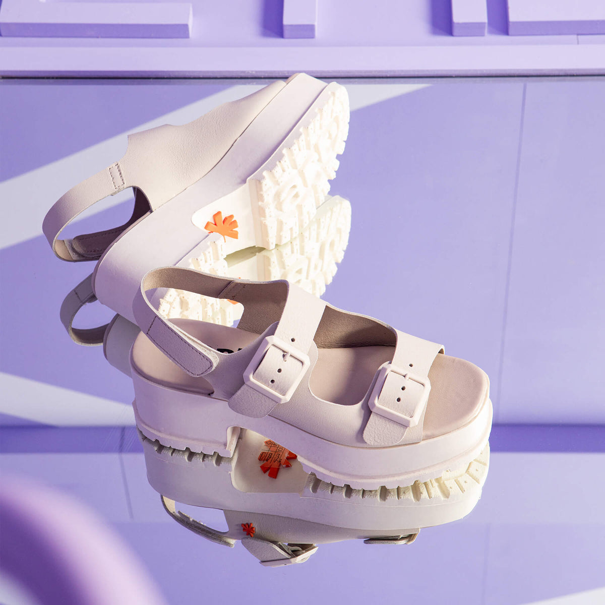 gid://shopify/Product/16171544084812_7