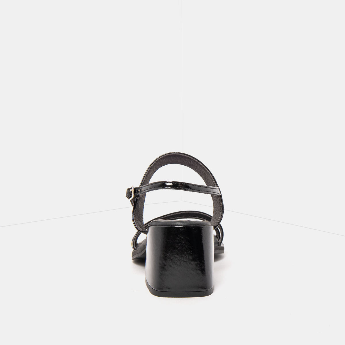 gid://shopify/Product/16173049676108_5