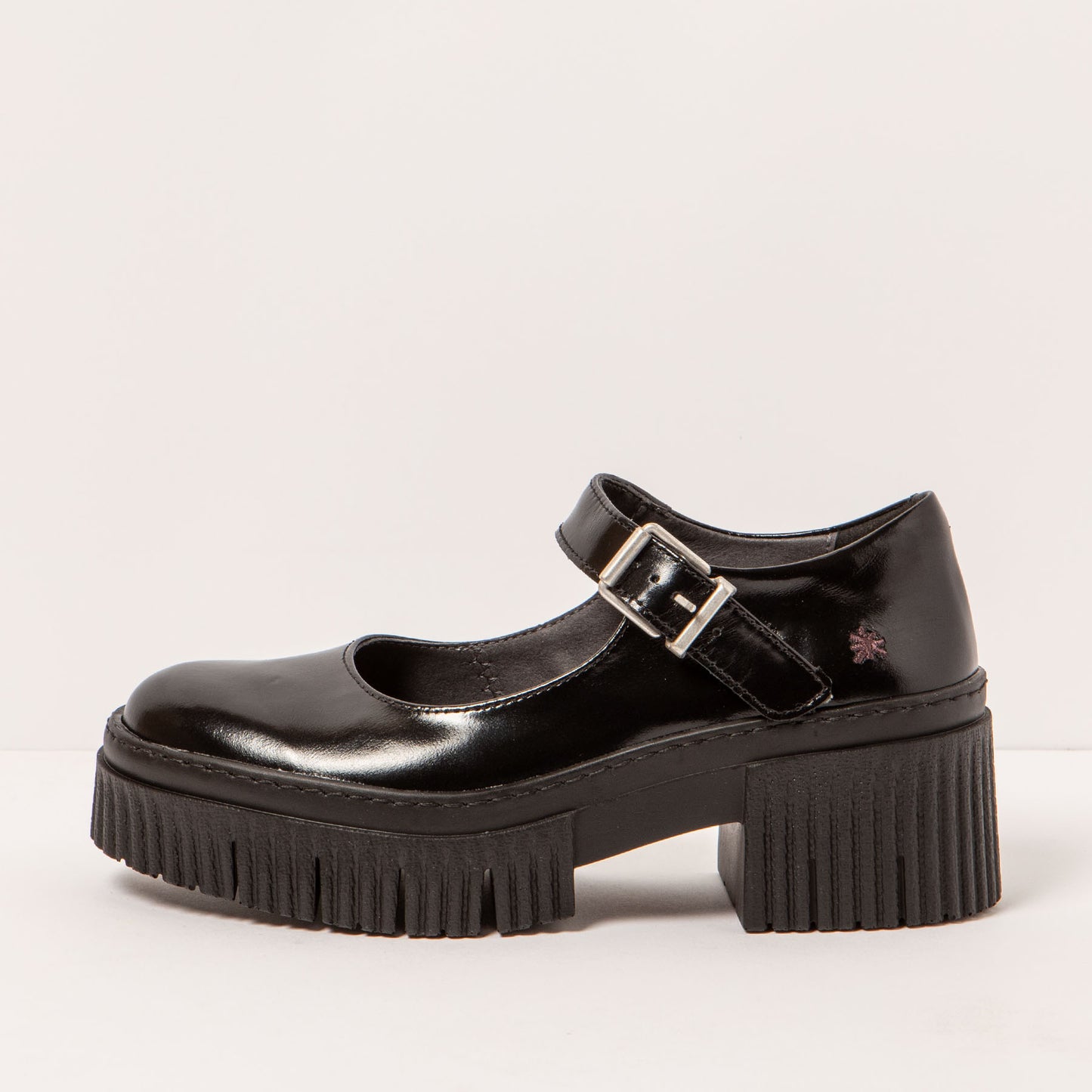 gid://shopify/Product/15693891993932_1