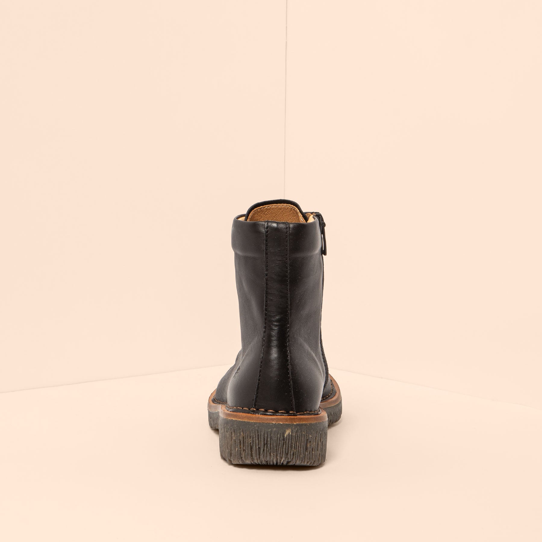 gid://shopify/Product/15700807319884_5