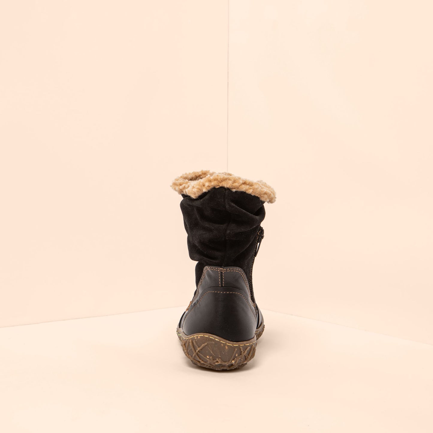 gid://shopify/Product/15700885471564_5