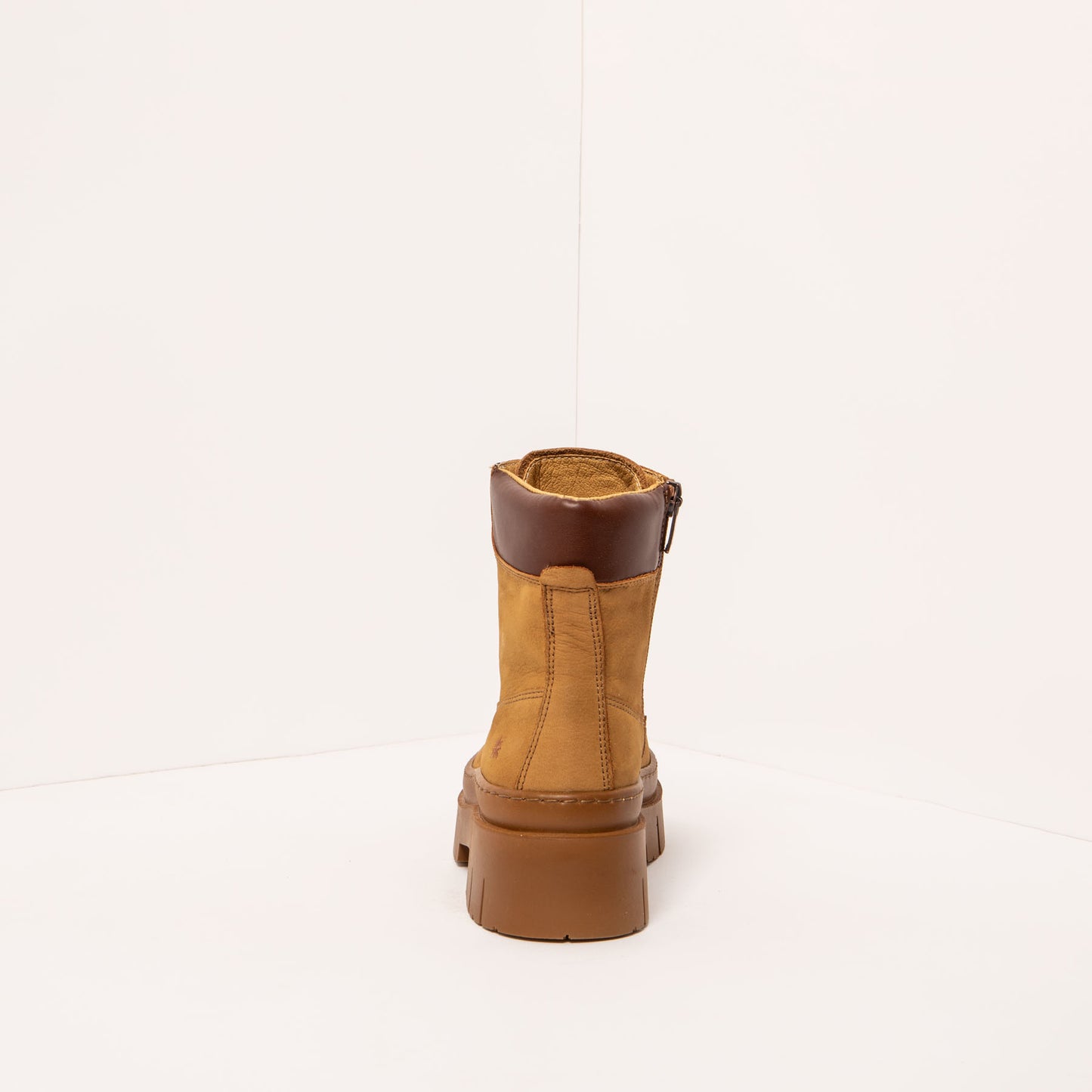 gid://shopify/Product/15694348648780_5