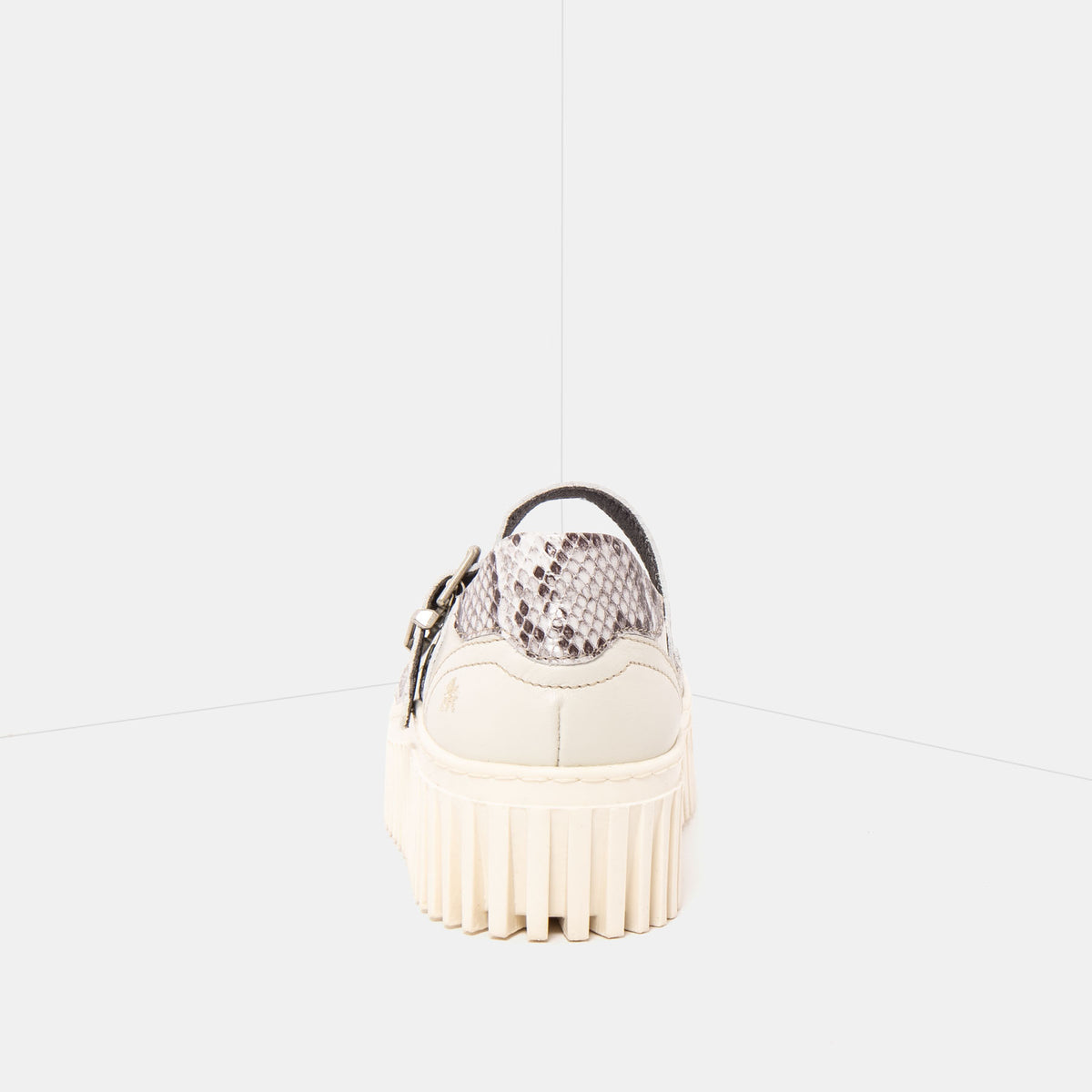 gid://shopify/Product/16172916441420_5