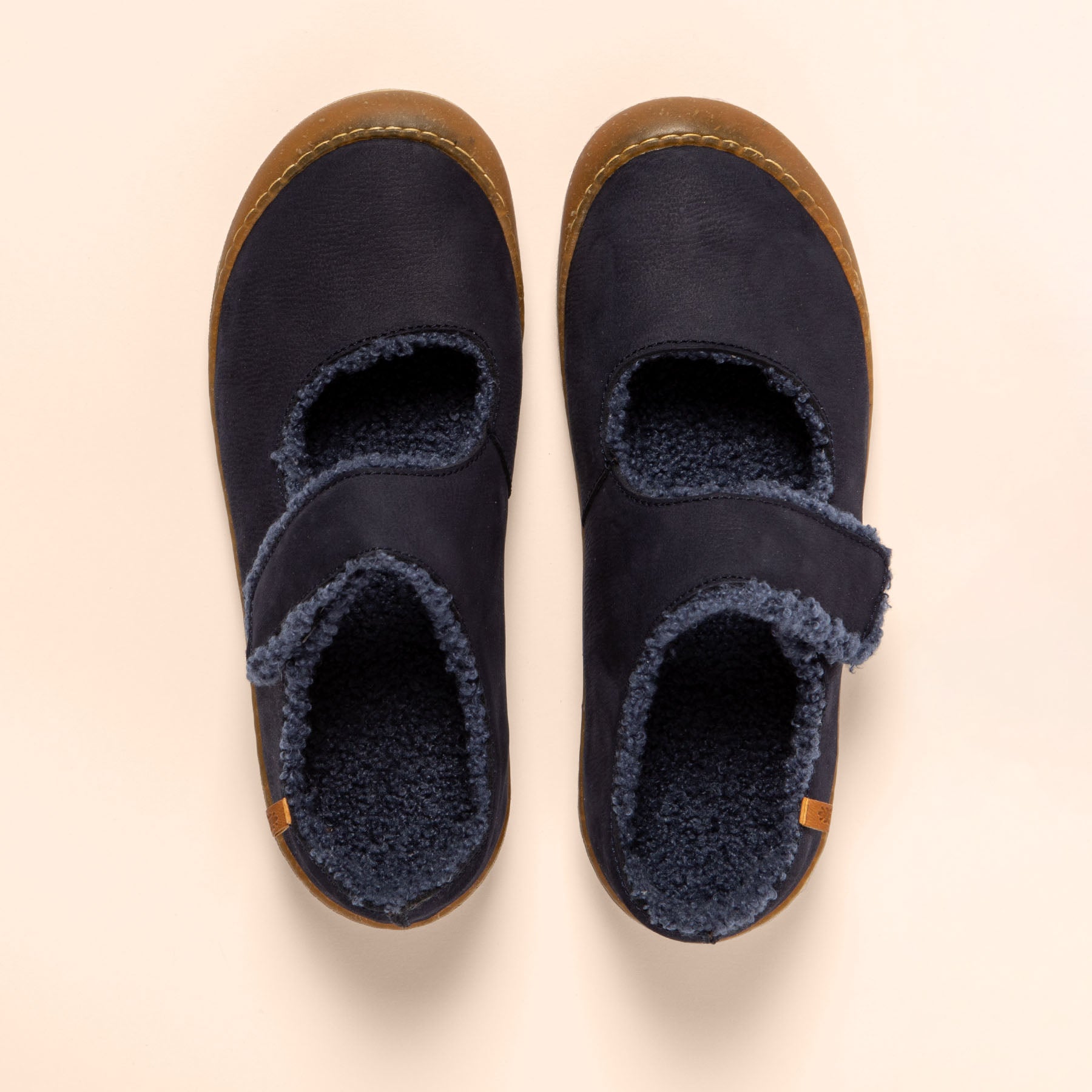 gid://shopify/Product/15700857880908_4