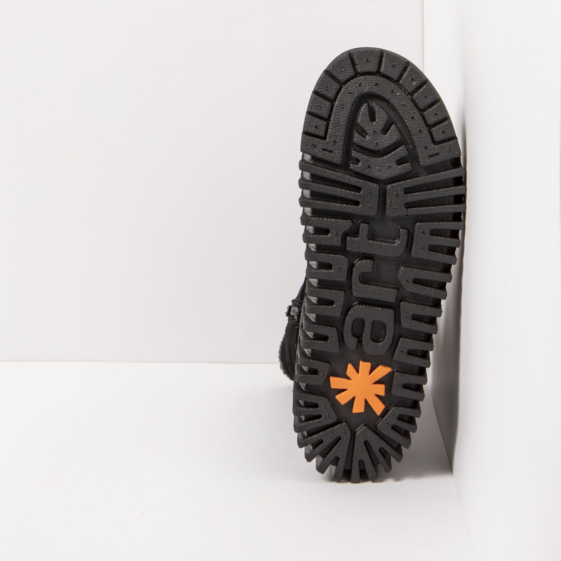 gid://shopify/Product/15785718153548_6
