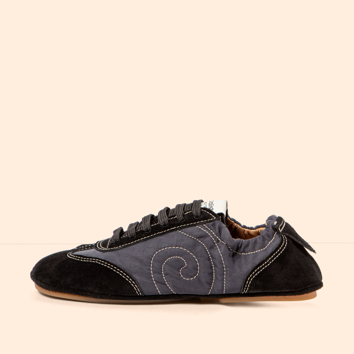 gid://shopify/Product/16124786999628_1