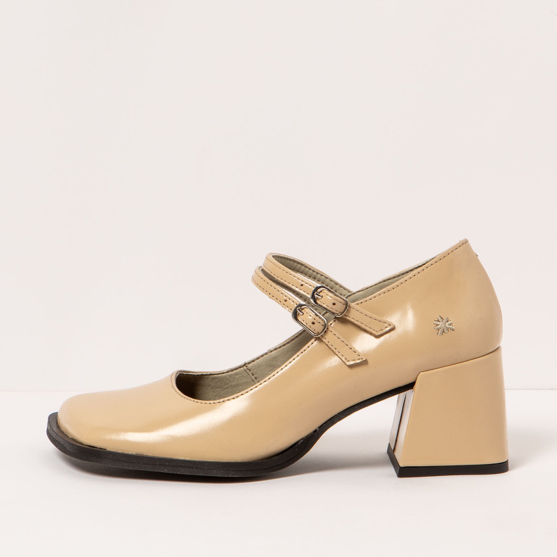 gid://shopify/Product/15694156628300_1