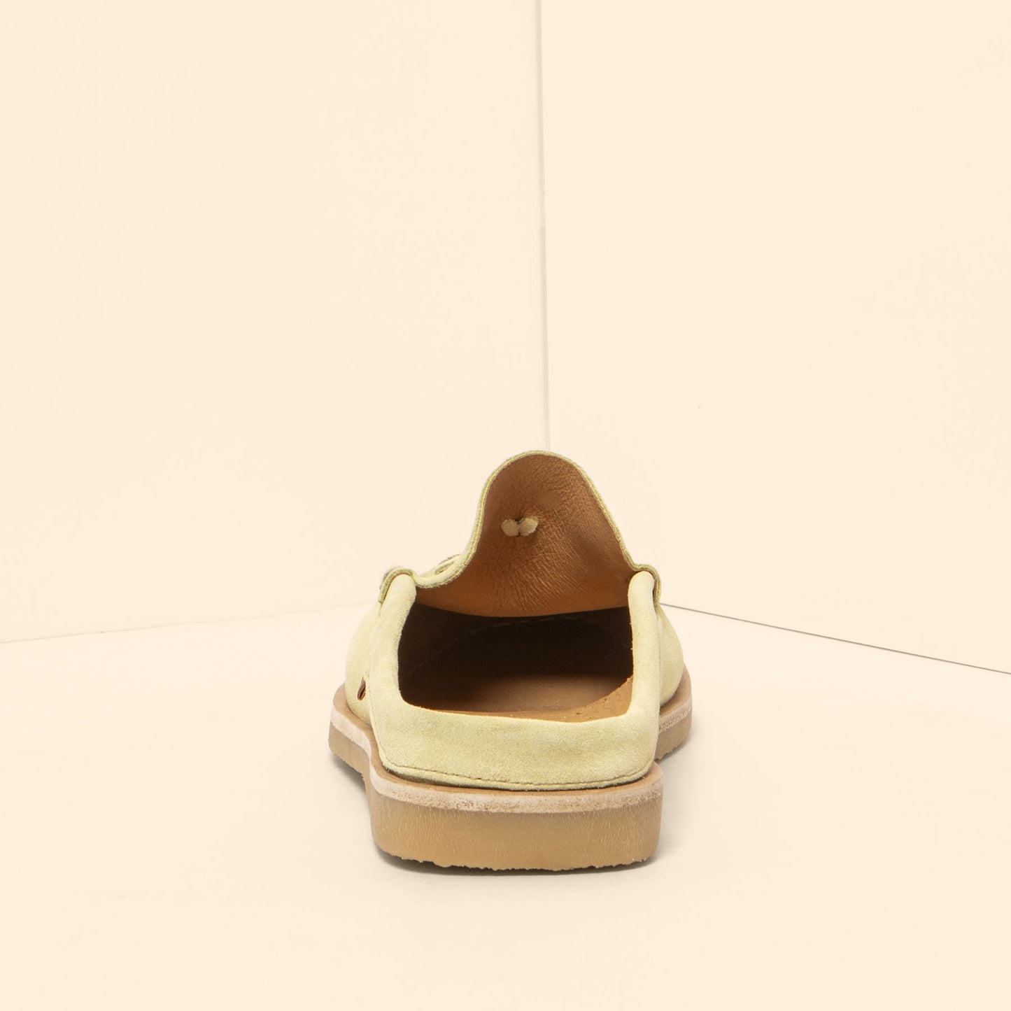 gid://shopify/Product/15700646396236_5
