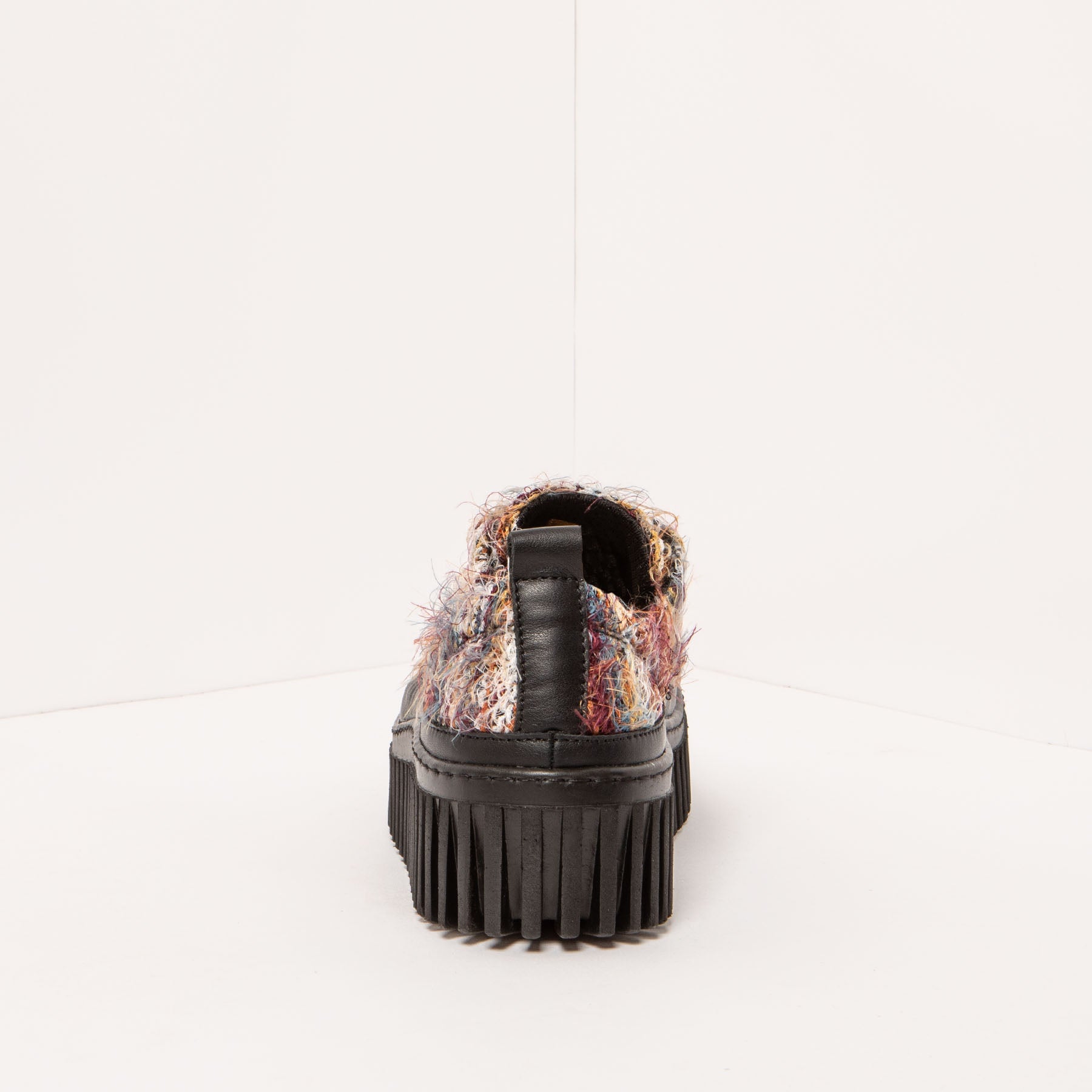 gid://shopify/Product/15694049935692_5