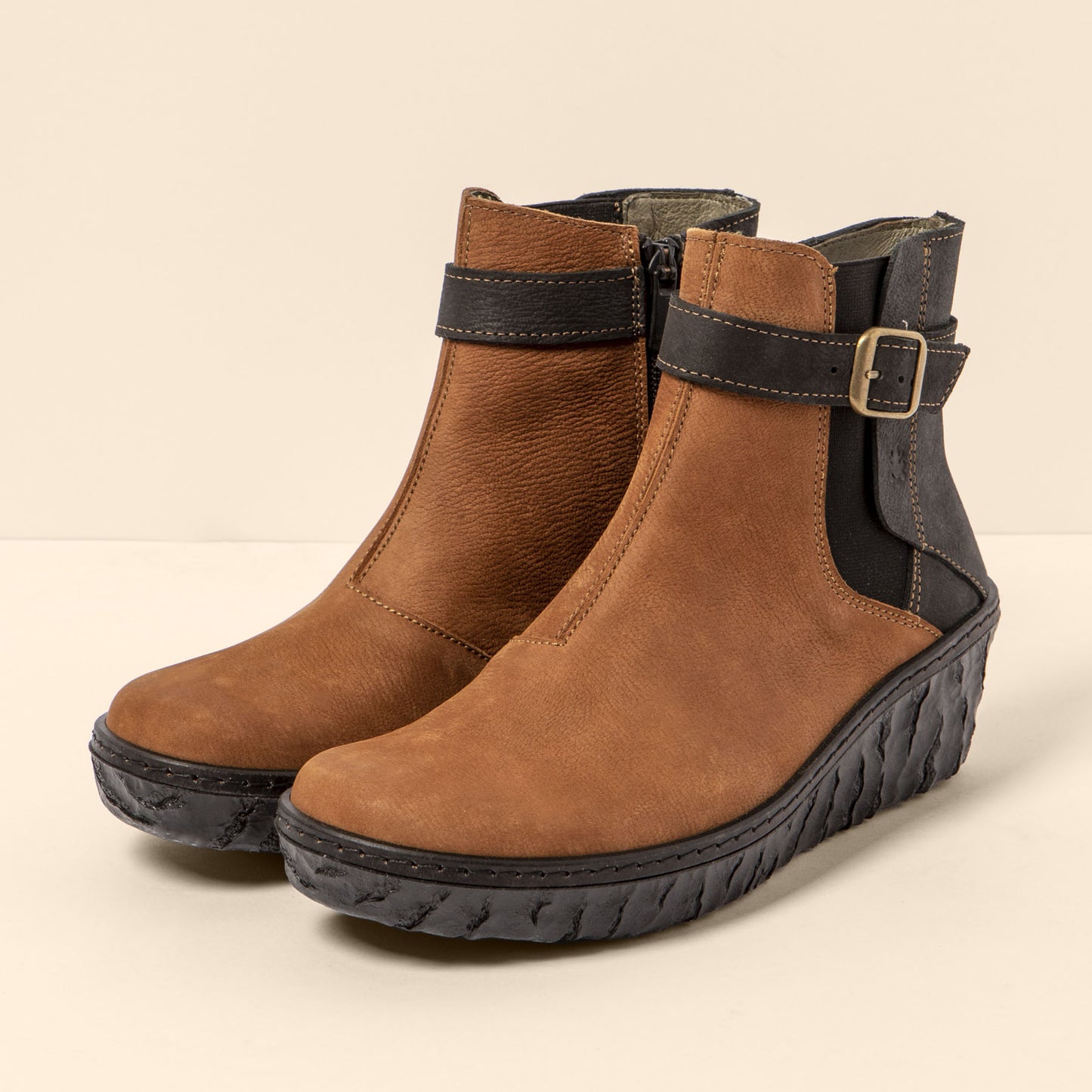gid://shopify/Product/15699904790860_5