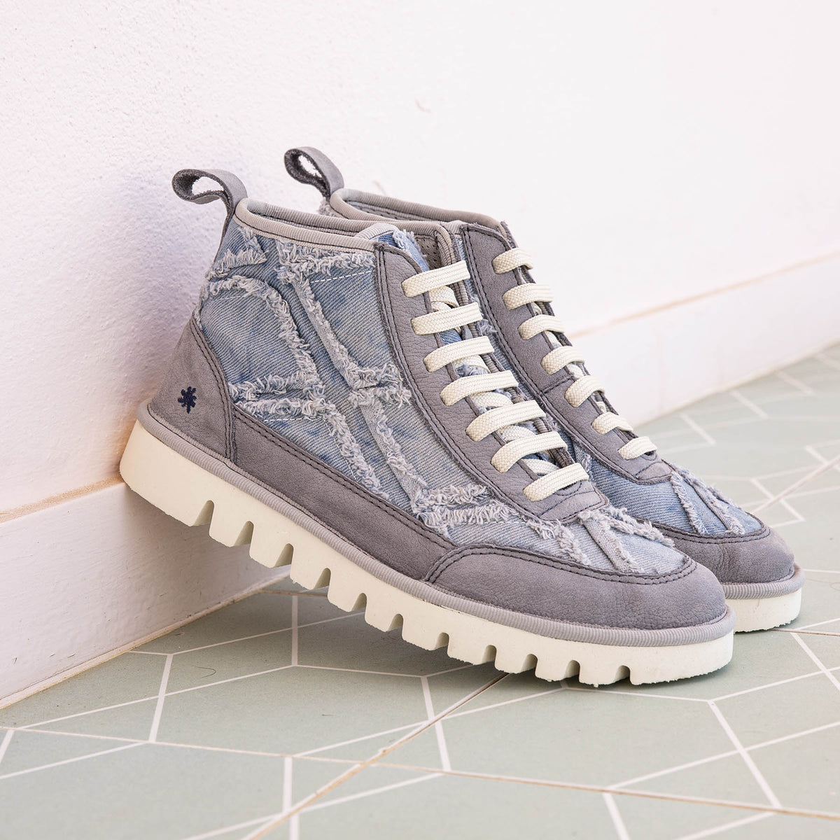 gid://shopify/Product/16172946096460_7