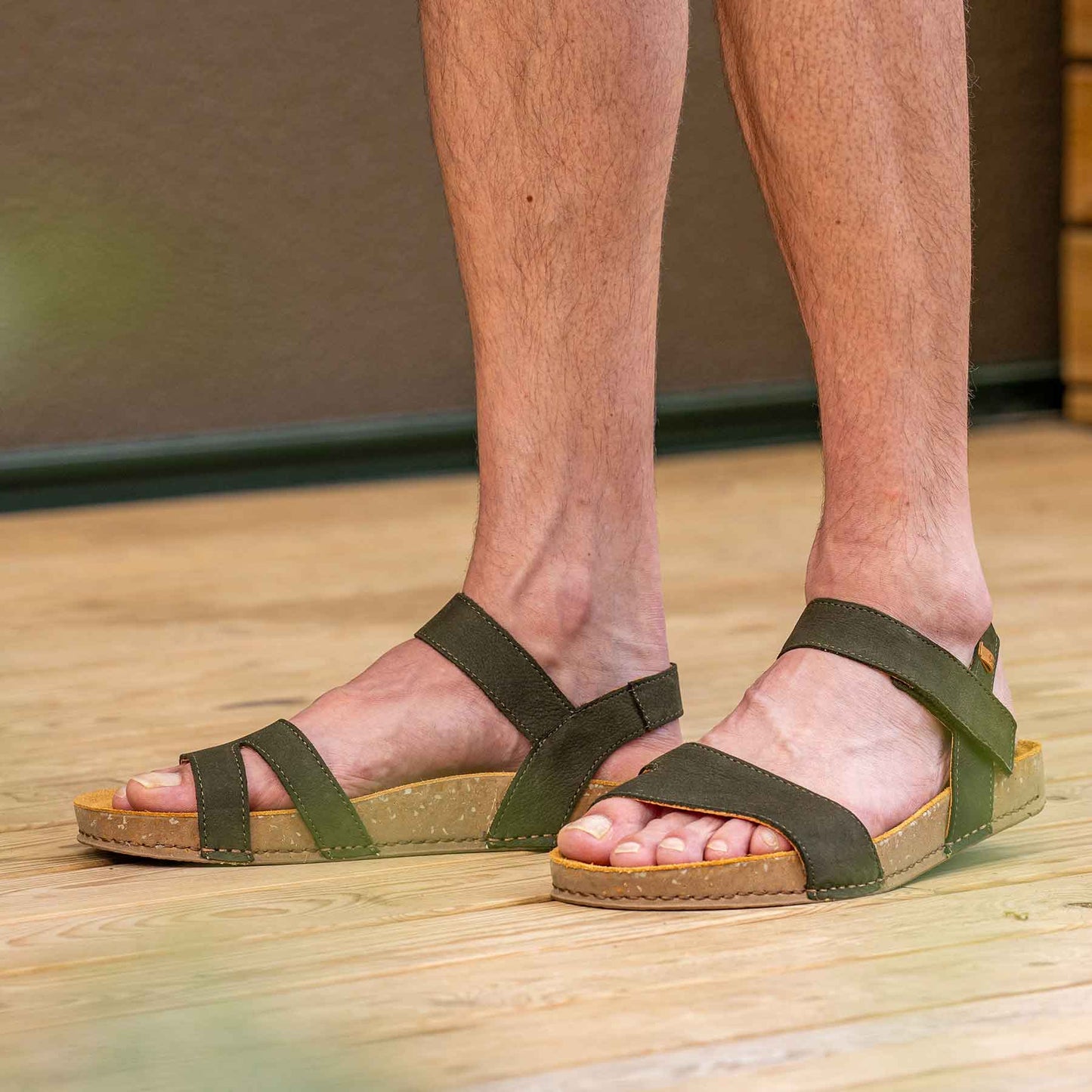 gid://shopify/Product/15700490781004_6