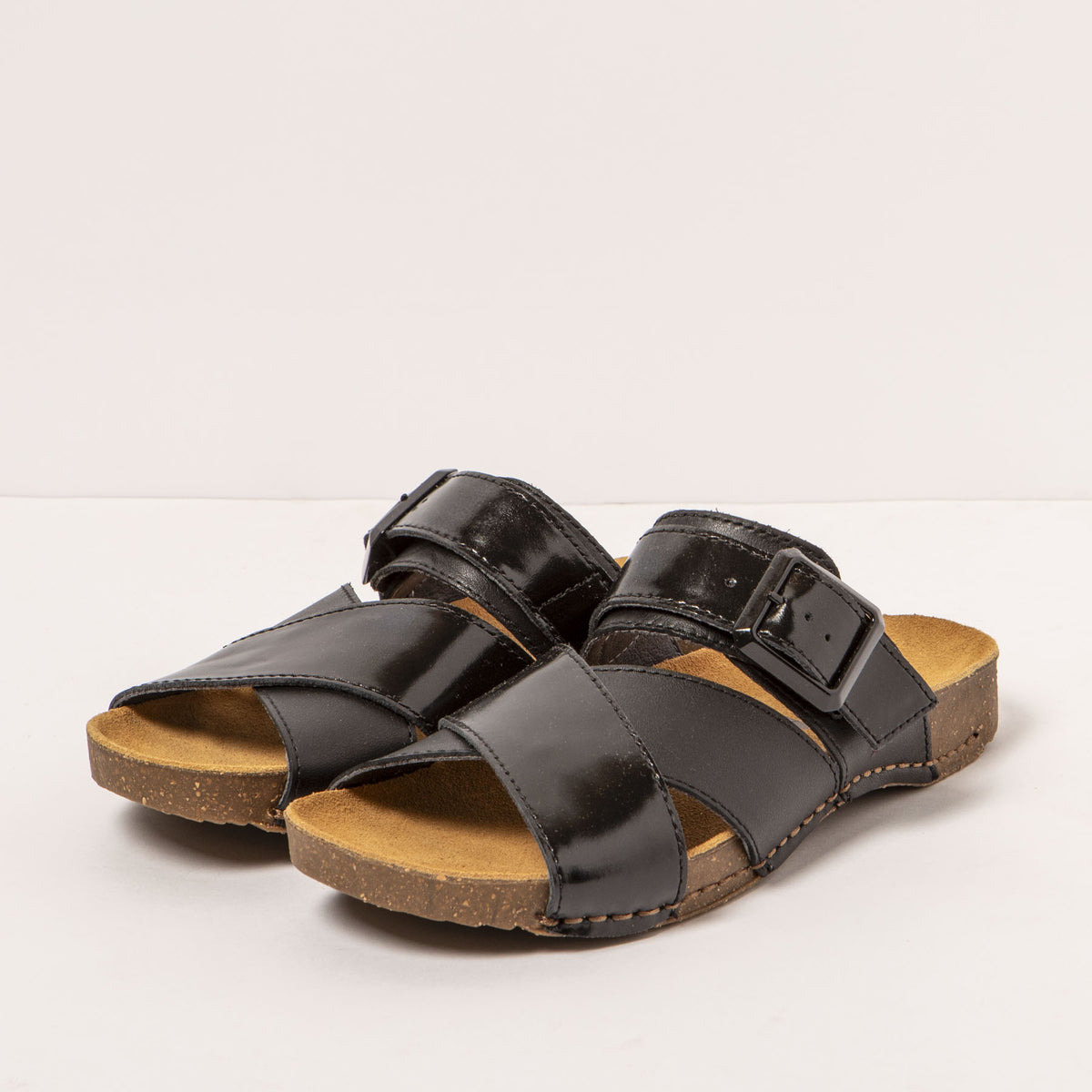 gid://shopify/Product/16171979538764_2