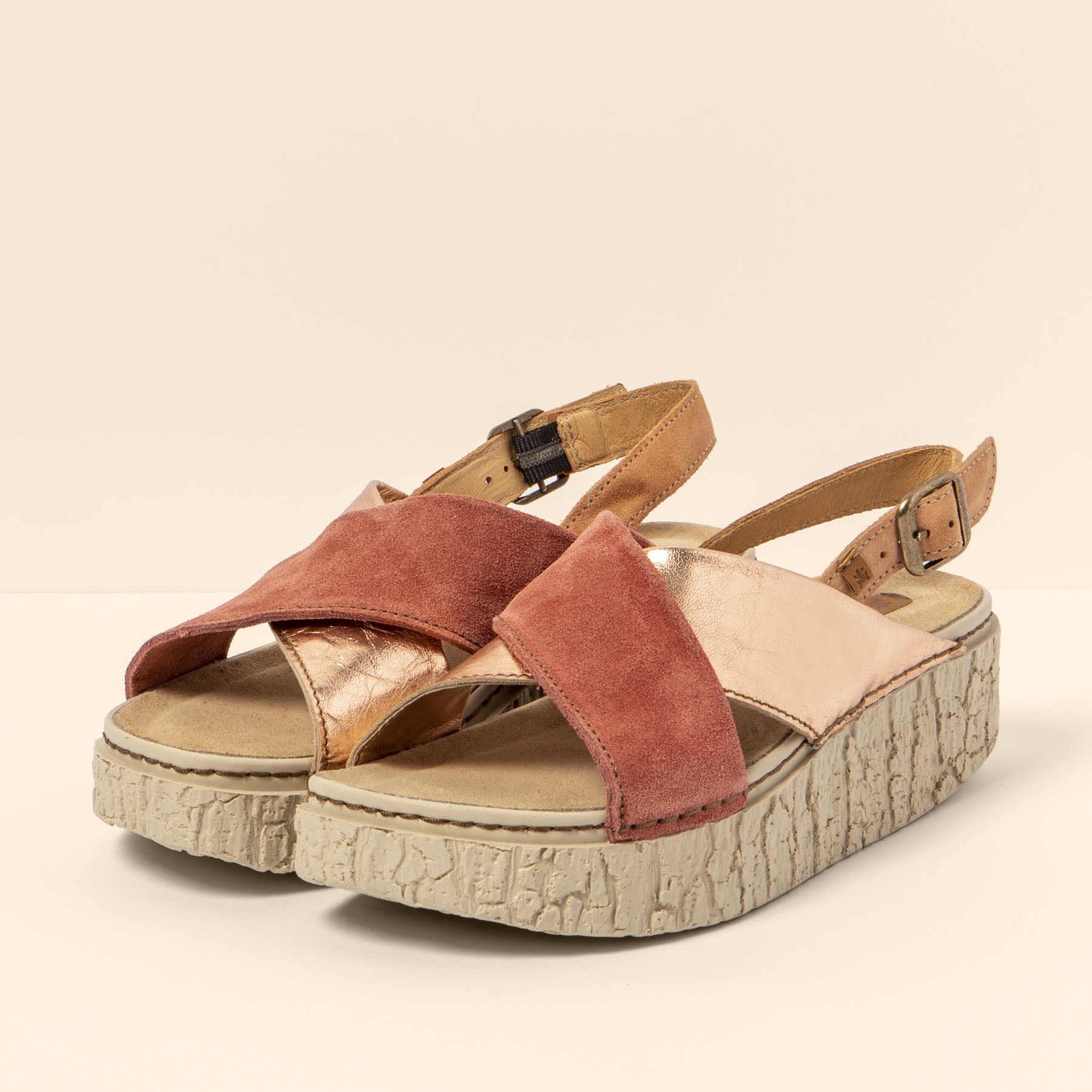gid://shopify/Product/15700195803468_5