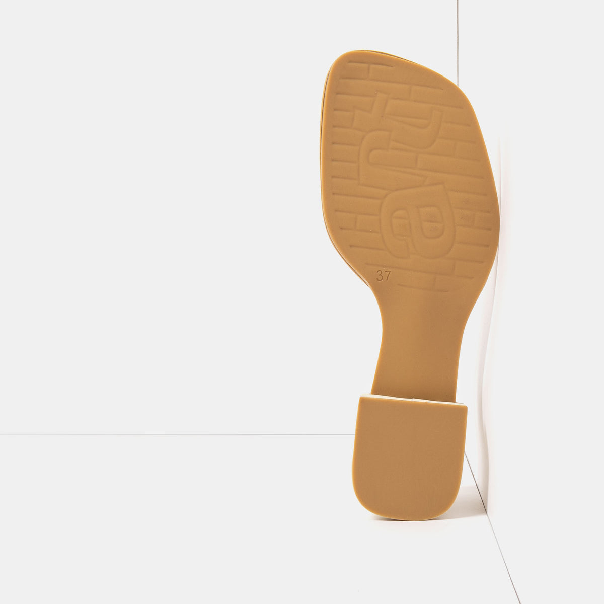 gid://shopify/Product/16173044269388_3