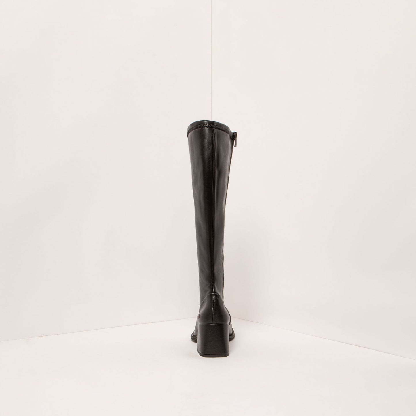gid://shopify/Product/15694201553228_5