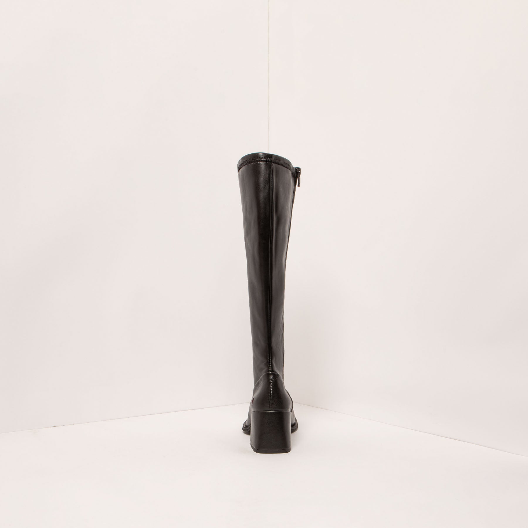 gid://shopify/Product/15694201553228_5