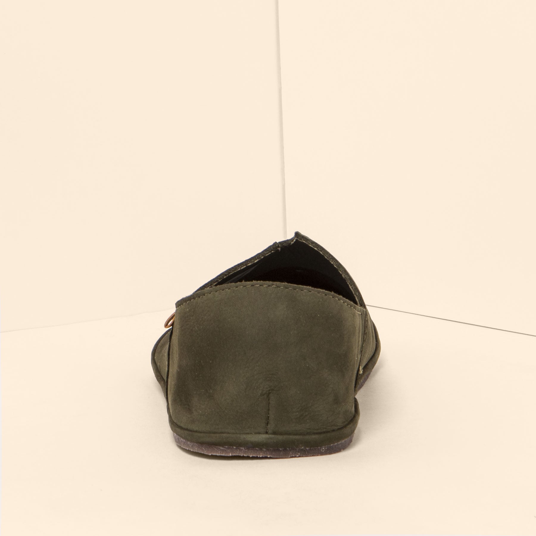 gid://shopify/Product/15700426555724_5
