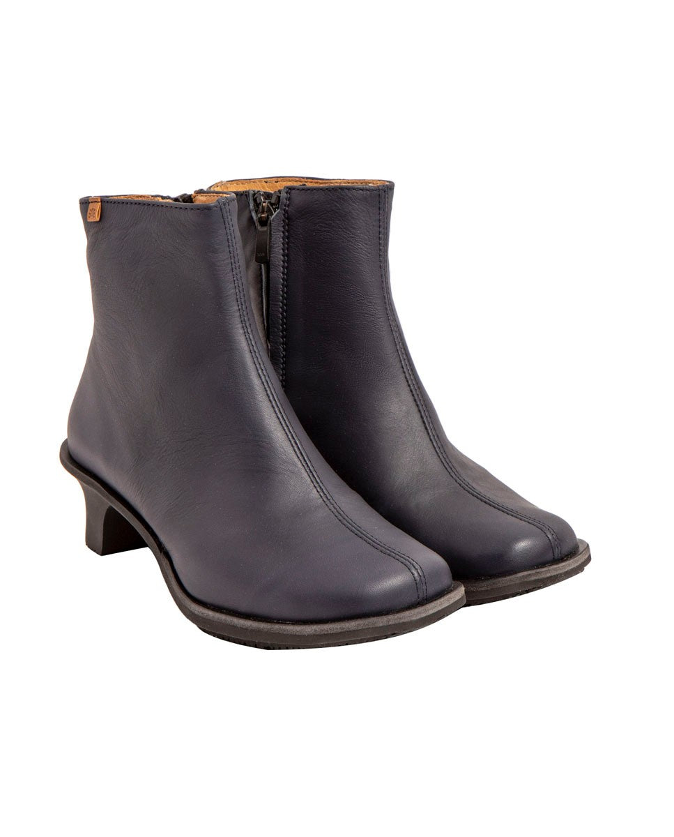 gid://shopify/Product/15700214612300_2