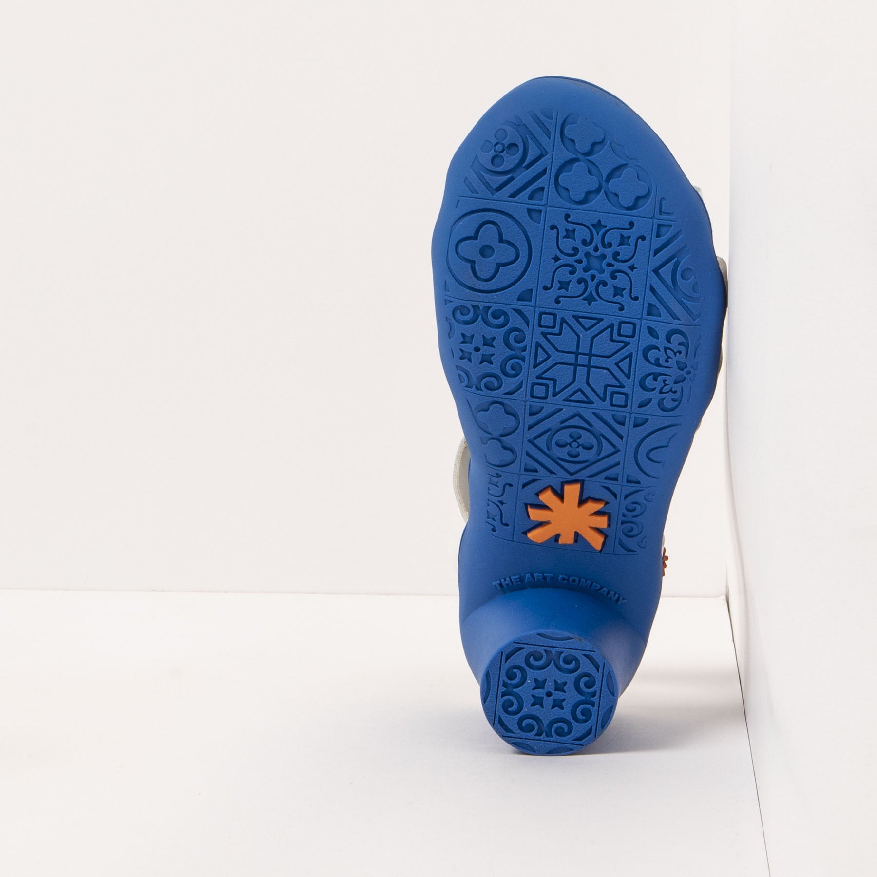 gid://shopify/Product/15785715630412_6