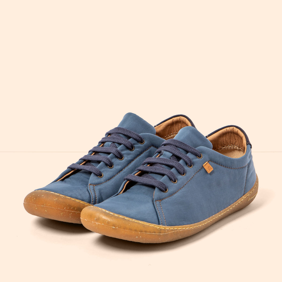 gid://shopify/Product/16124737356108_2