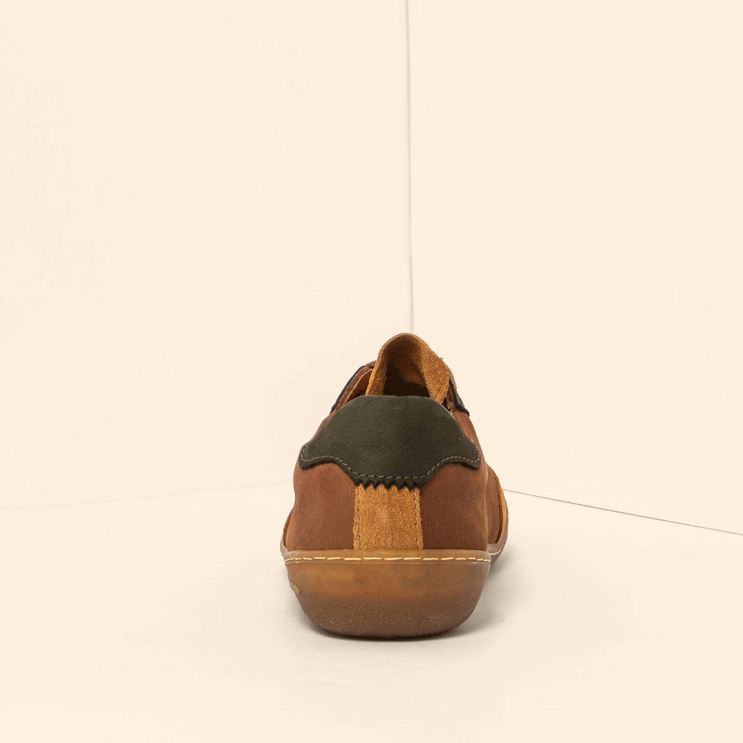 gid://shopify/Product/15700477706572_5