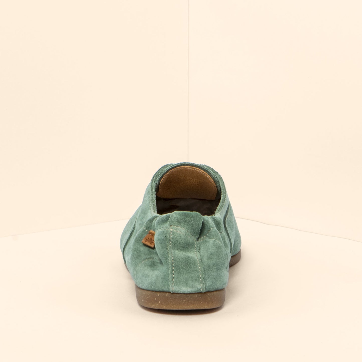 gid://shopify/Product/15700010991948_8