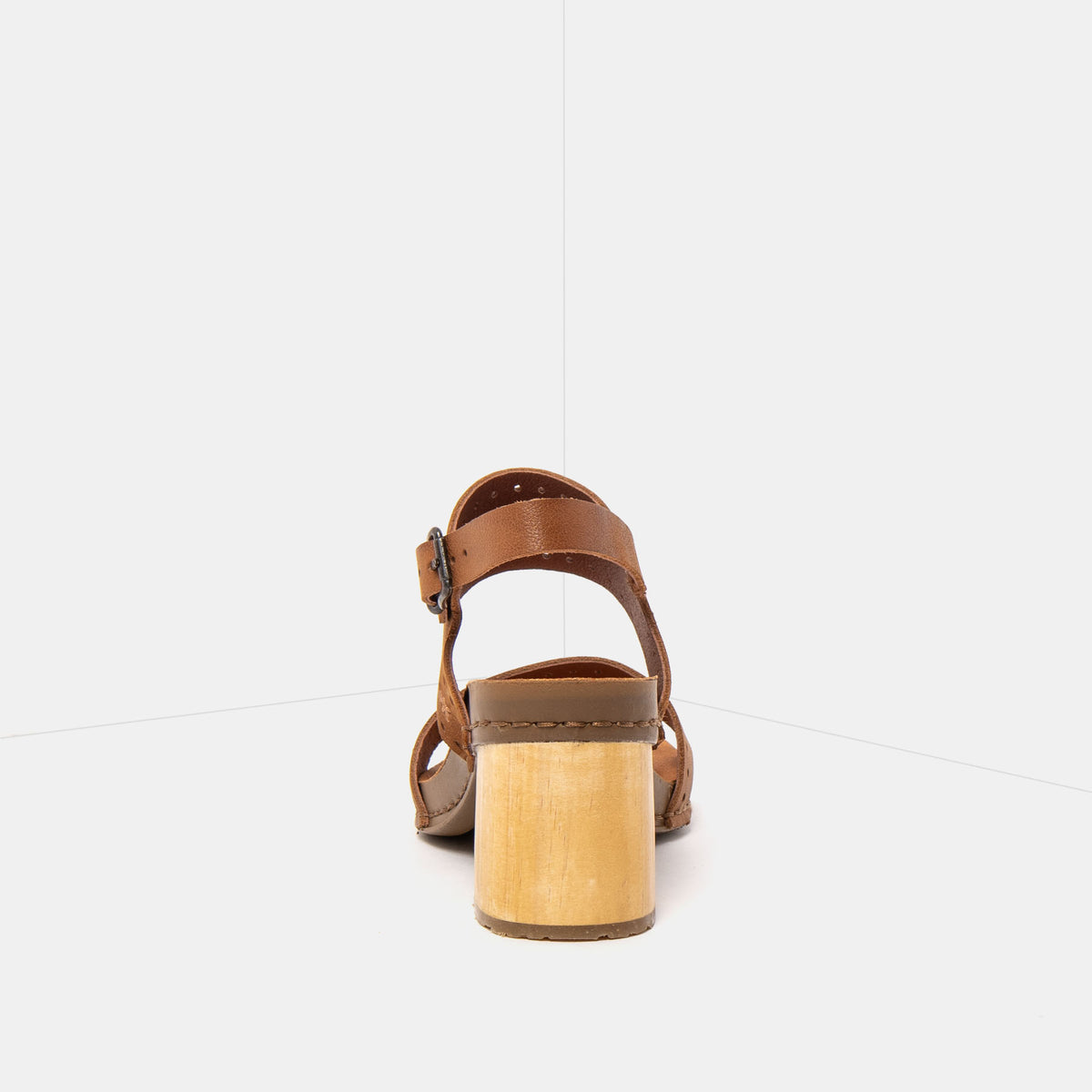 gid://shopify/Product/16172975259980_5