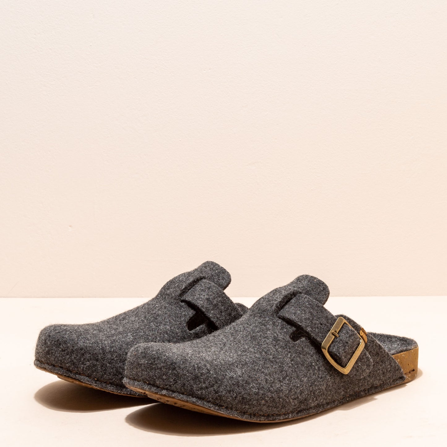 gid://shopify/Product/15700289356108_5