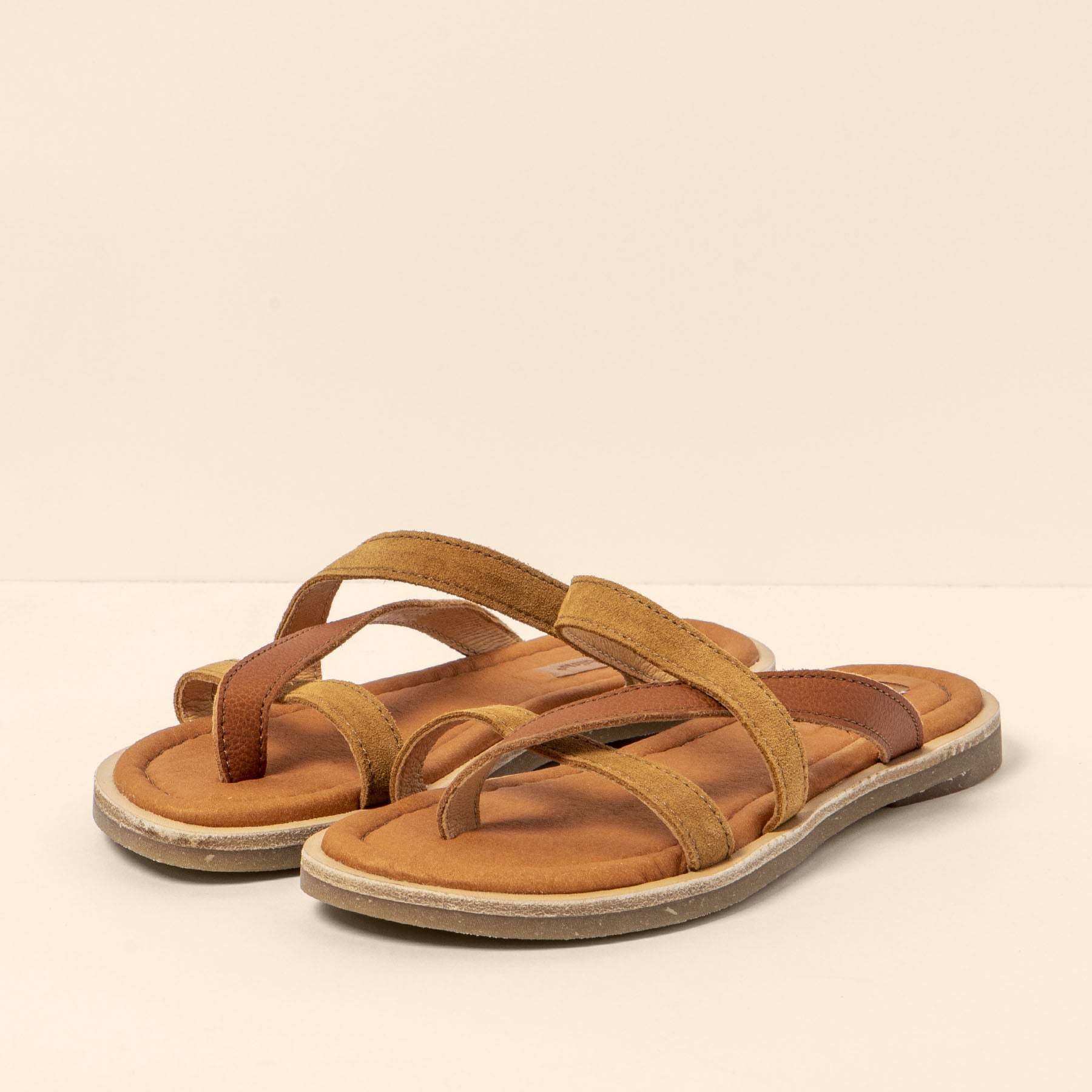 gid://shopify/Product/15700052377932_5