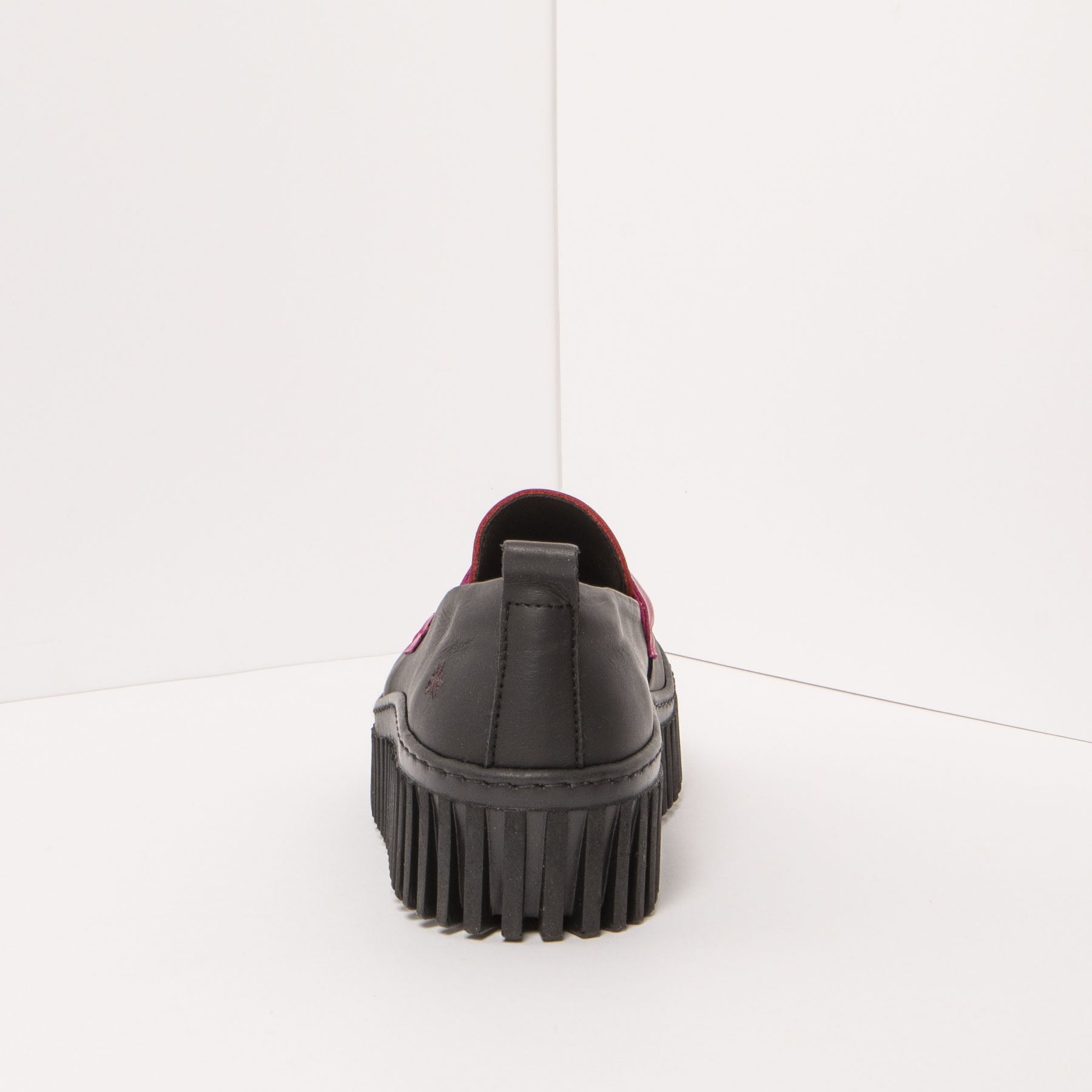 gid://shopify/Product/15785721299276_5