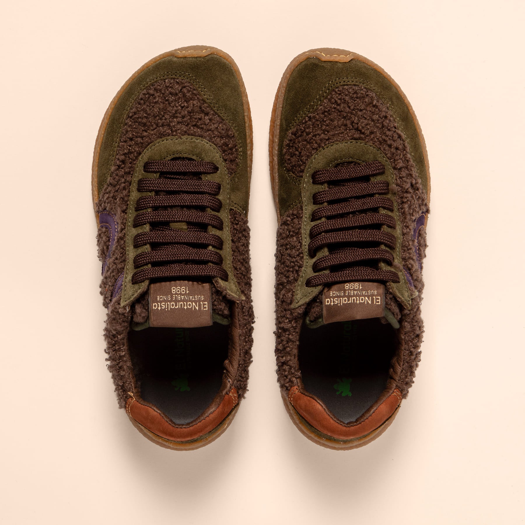 gid://shopify/Product/15700778320204_4