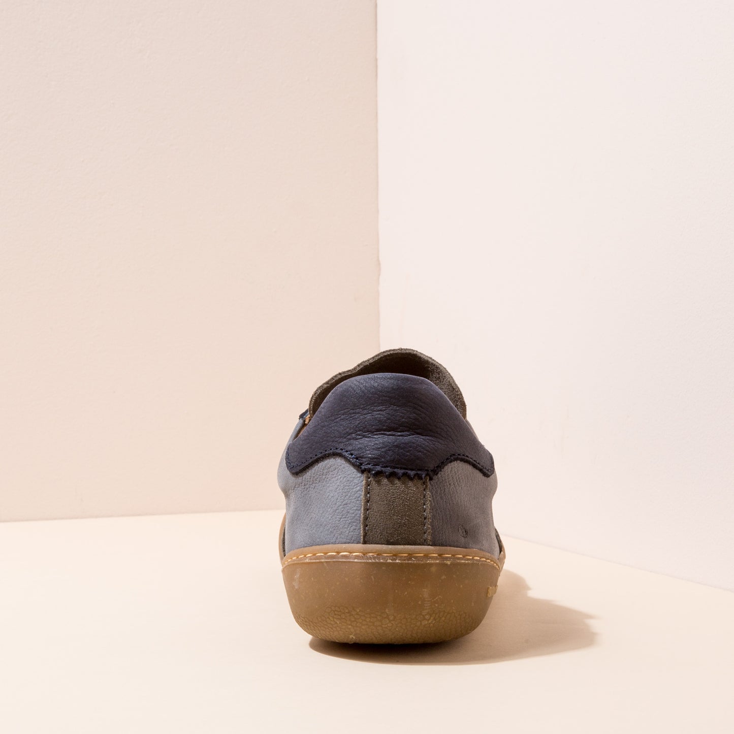 gid://shopify/Product/15700054769996_5