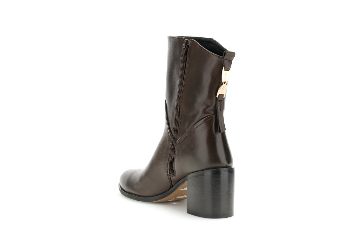 gid://shopify/Product/16176452075852_2