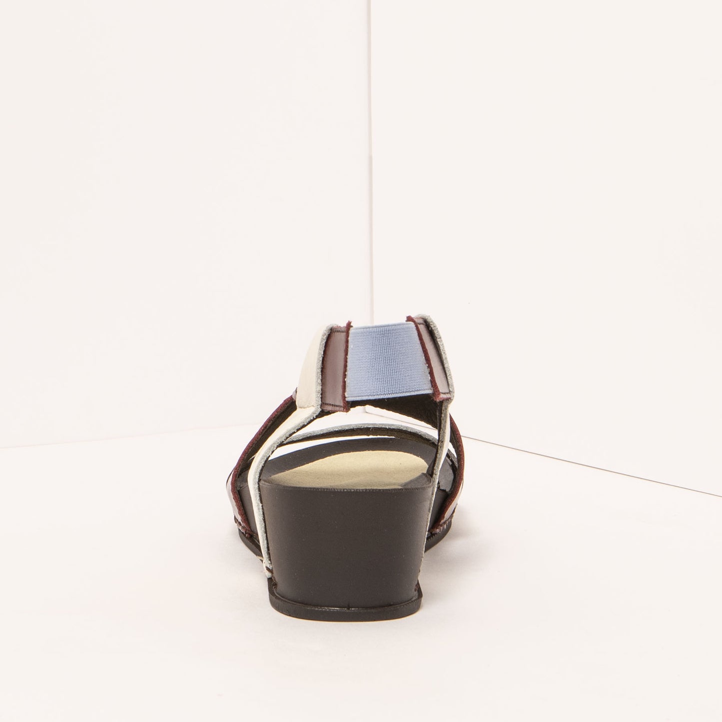 gid://shopify/Product/15693520732492_5