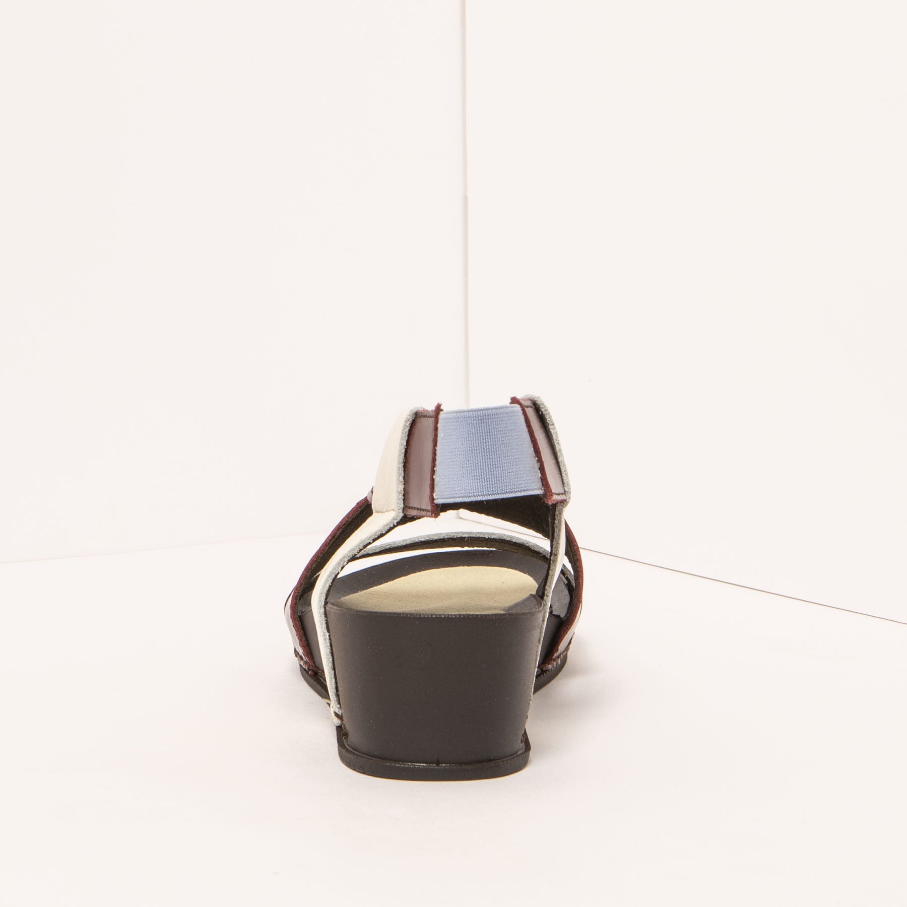 gid://shopify/Product/15693520732492_5