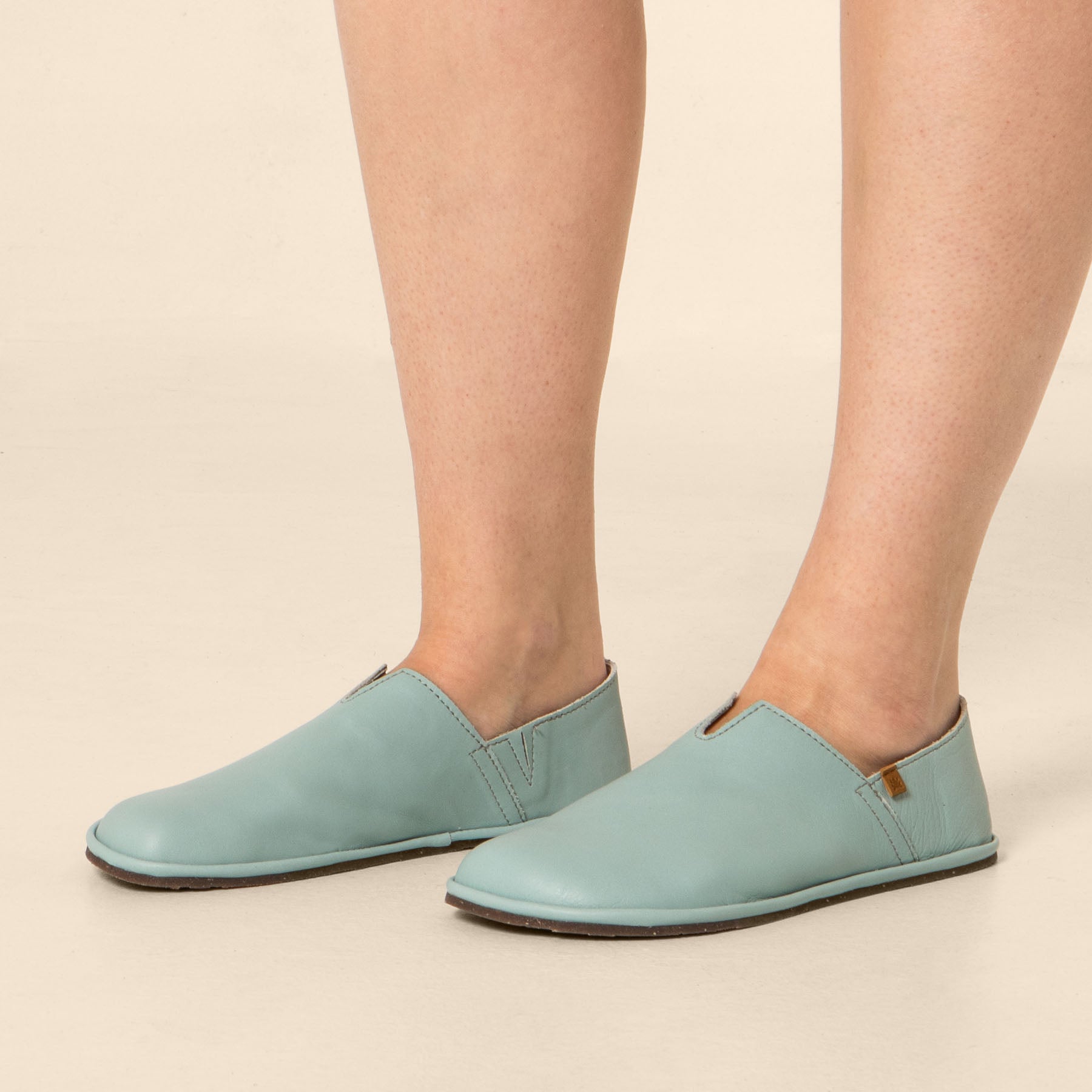 gid://shopify/Product/15700417347916_5