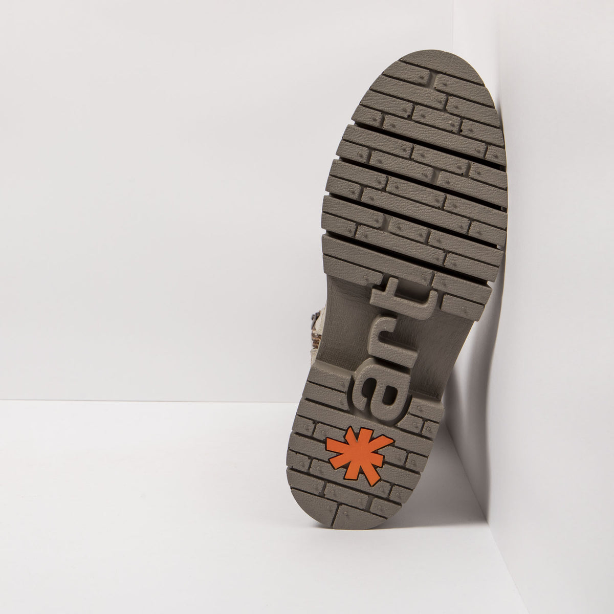 gid://shopify/Product/16171696554316_6