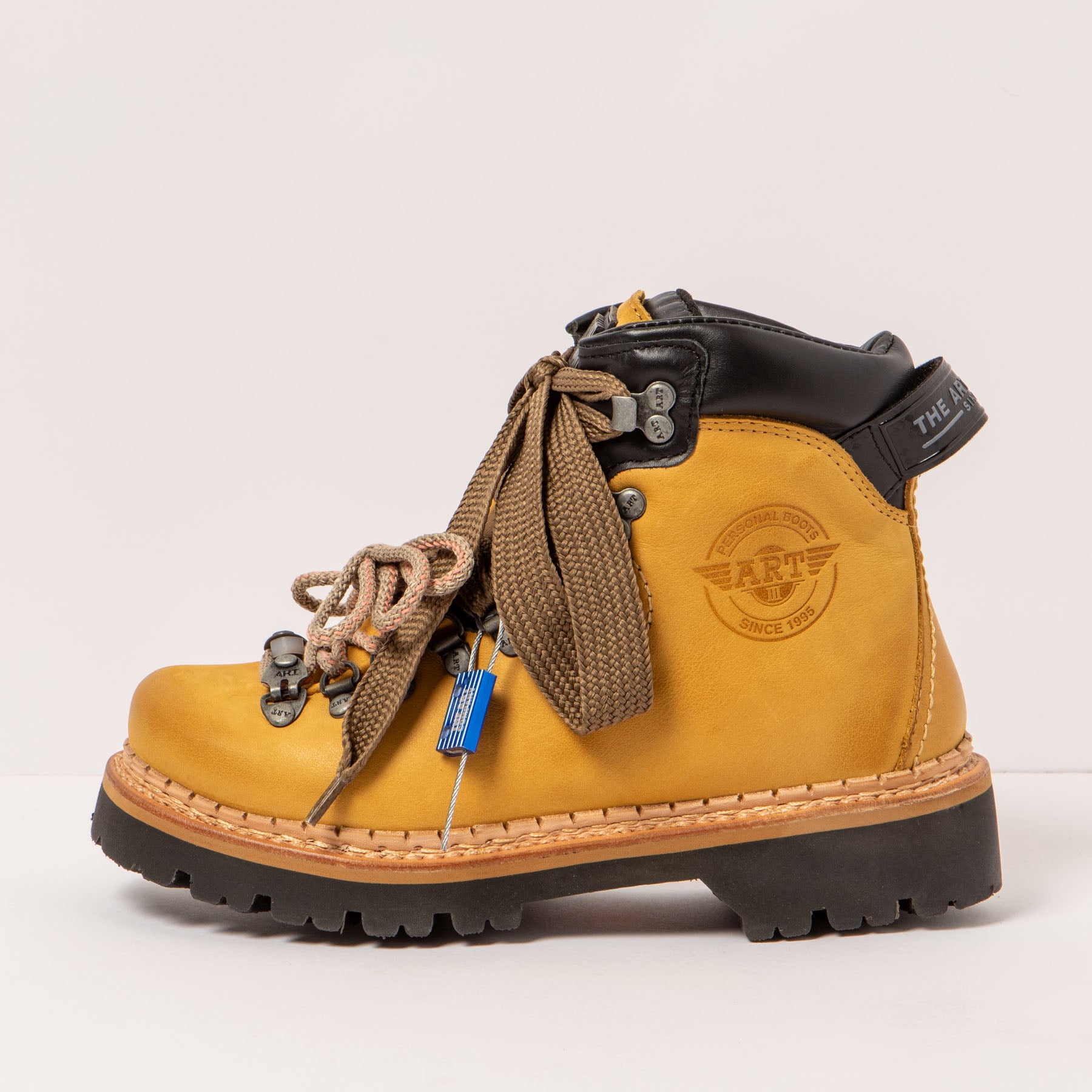gid://shopify/Product/15693641744716_1