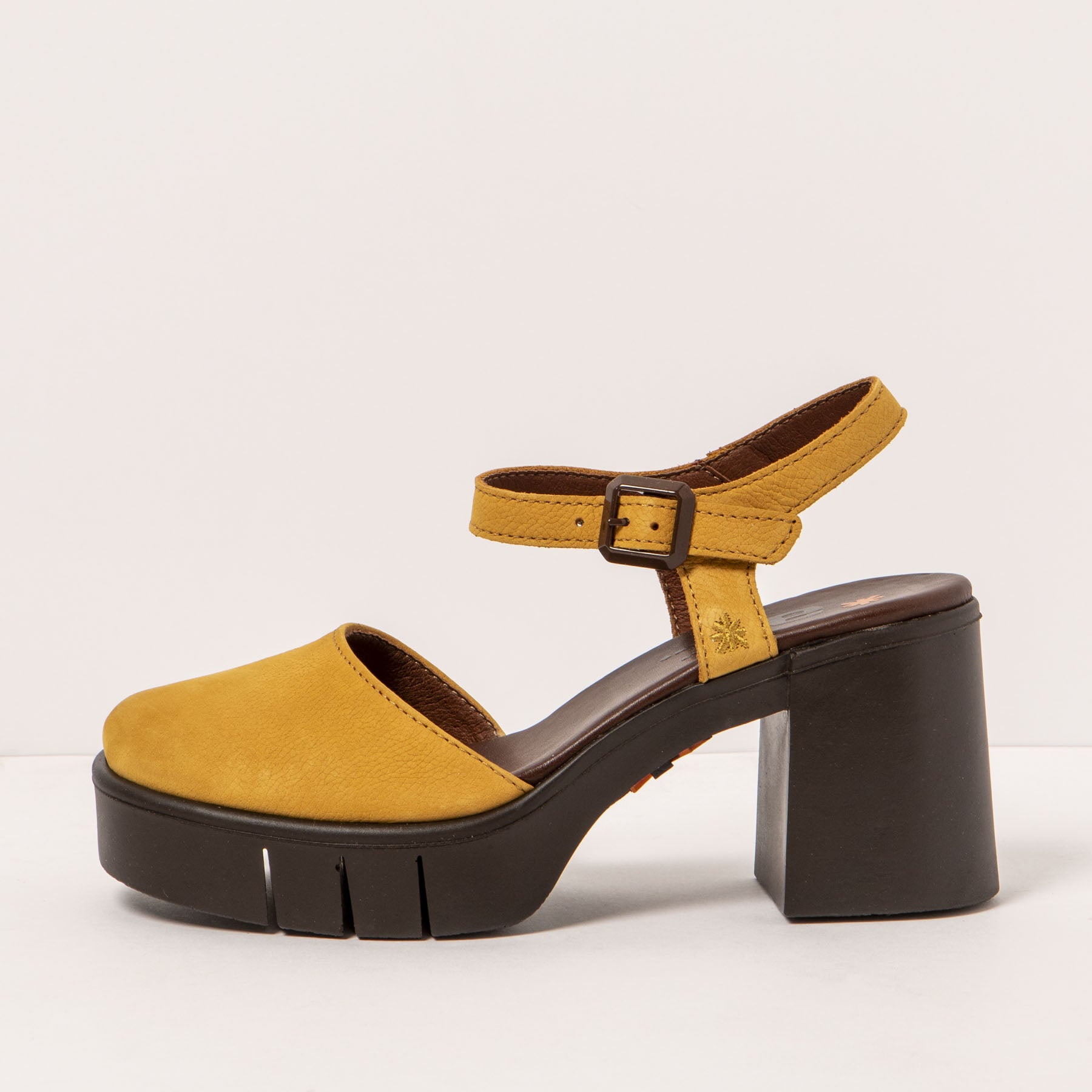 gid://shopify/Product/15693580665164_1