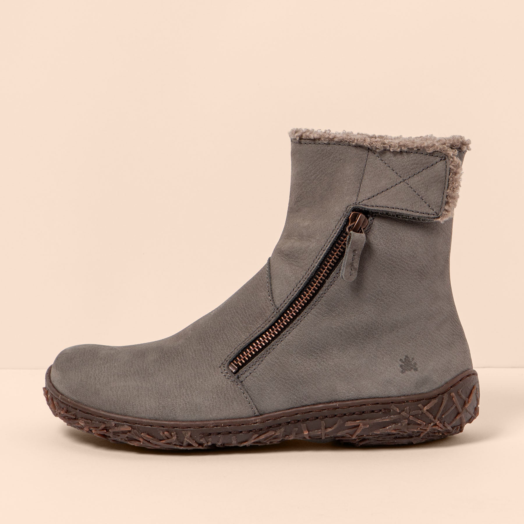 gid://shopify/Product/15700802208076_1