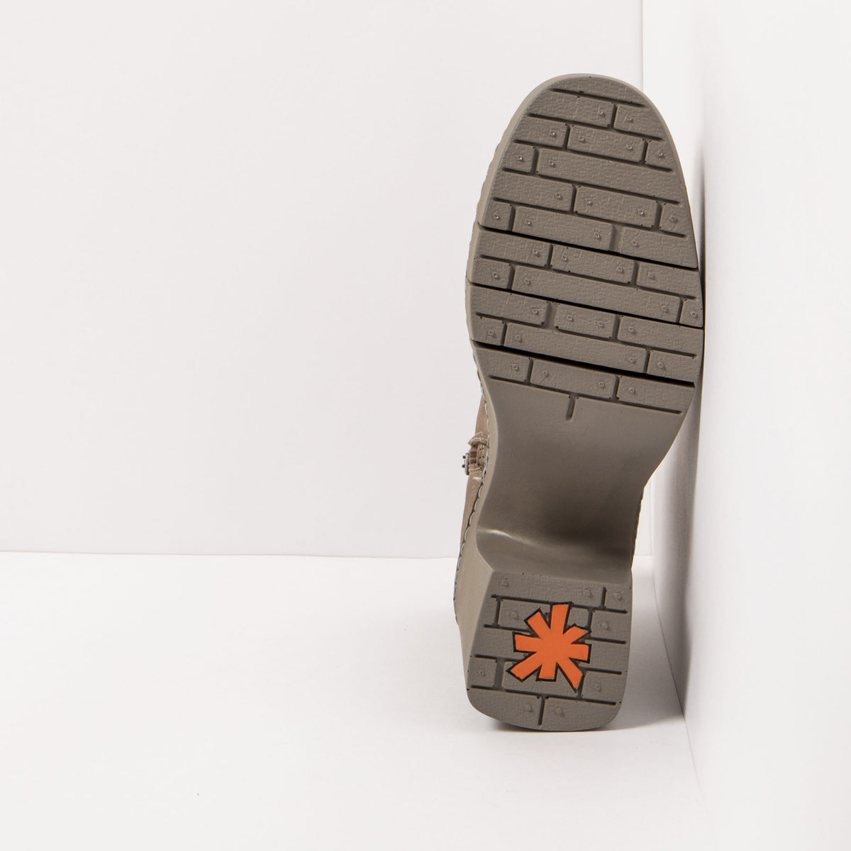 gid://shopify/Product/16171422089548_6