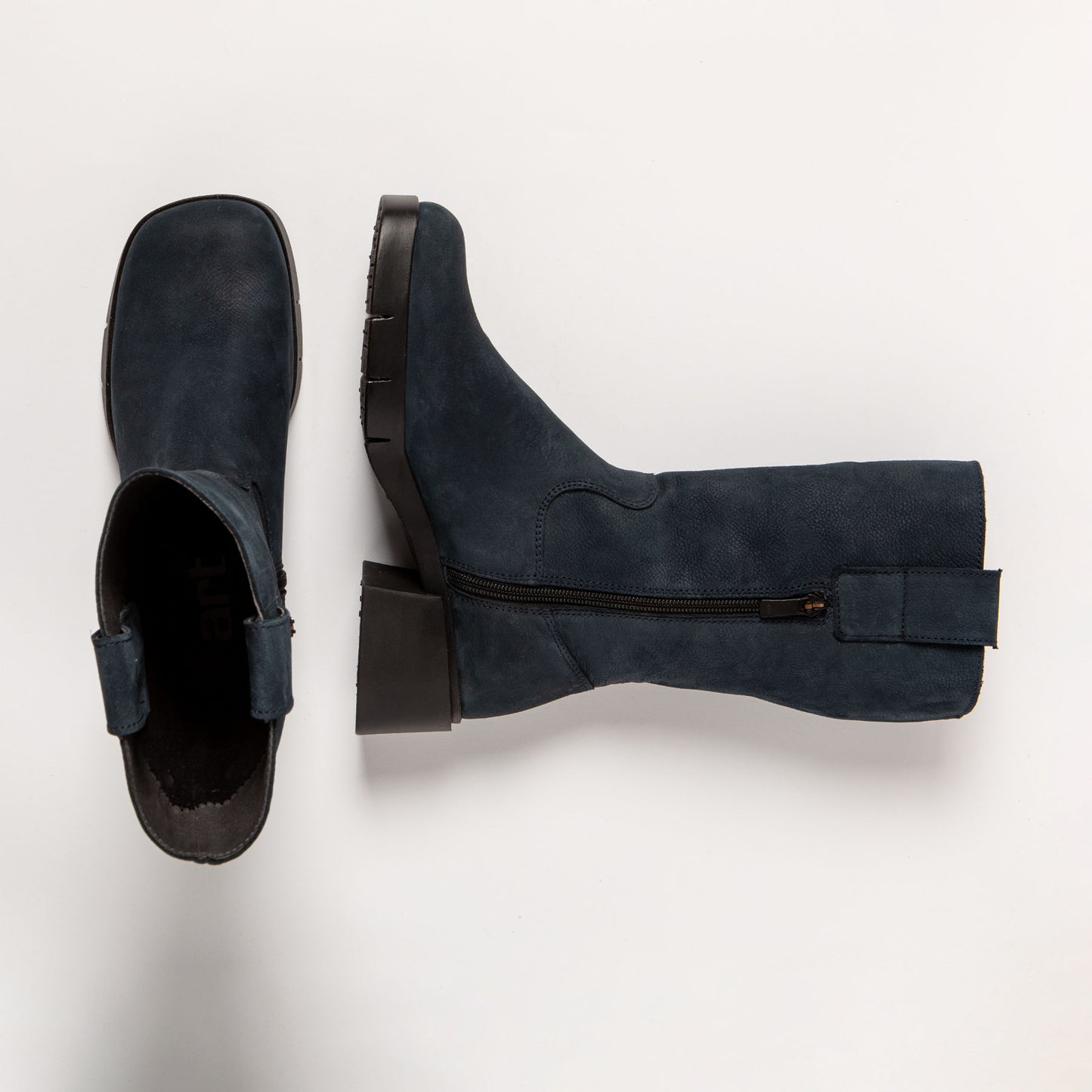 gid://shopify/Product/15693834649932_4